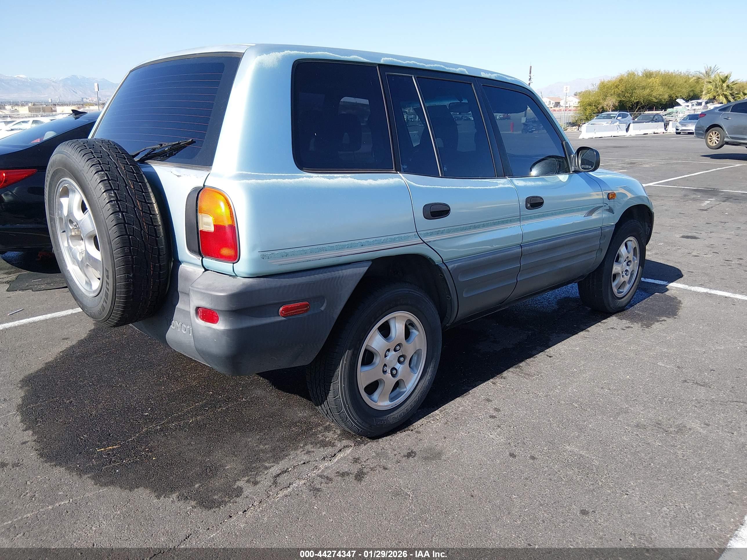TOYOTA RAV4 image 4