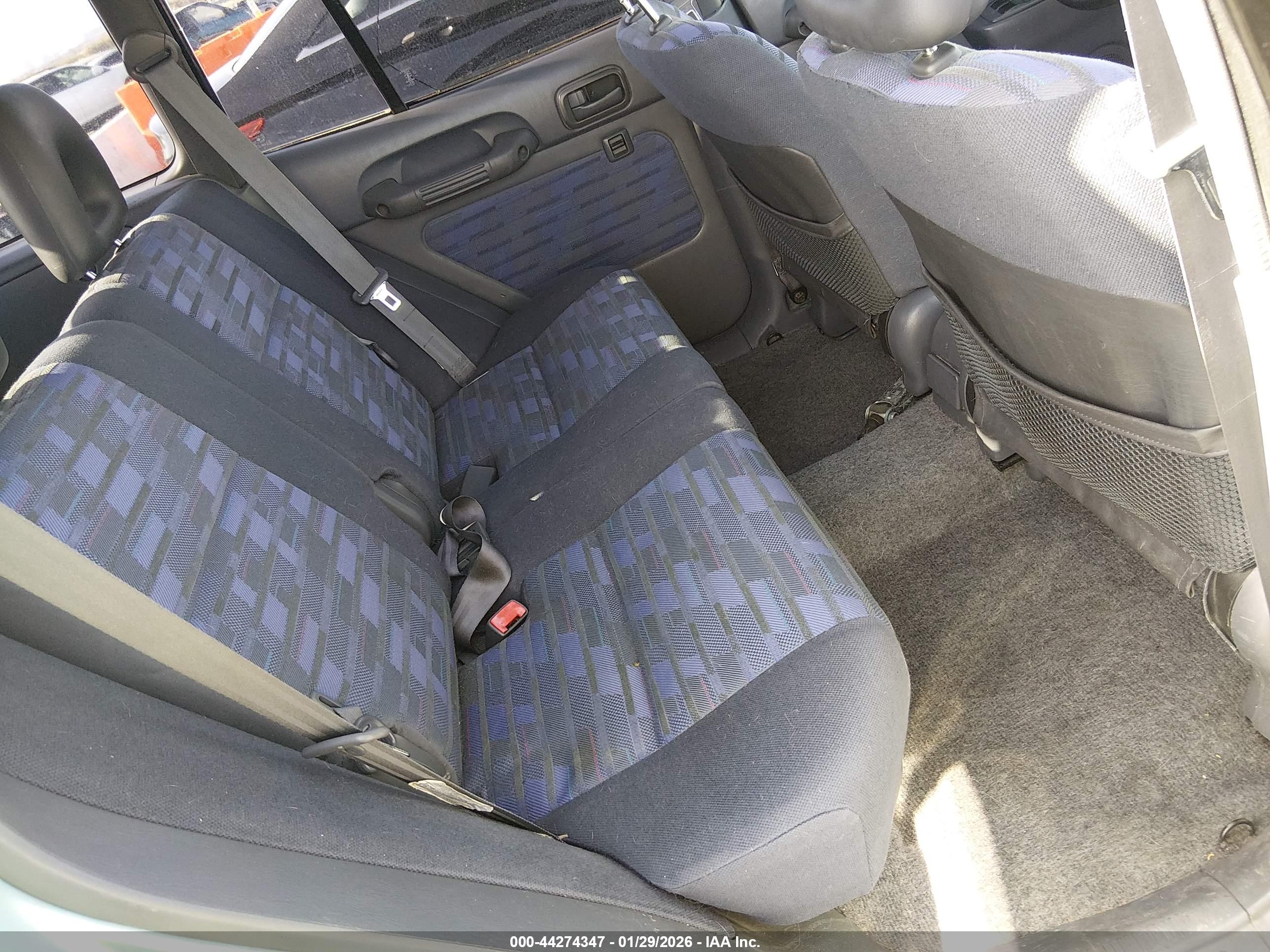 TOYOTA RAV4 image 8