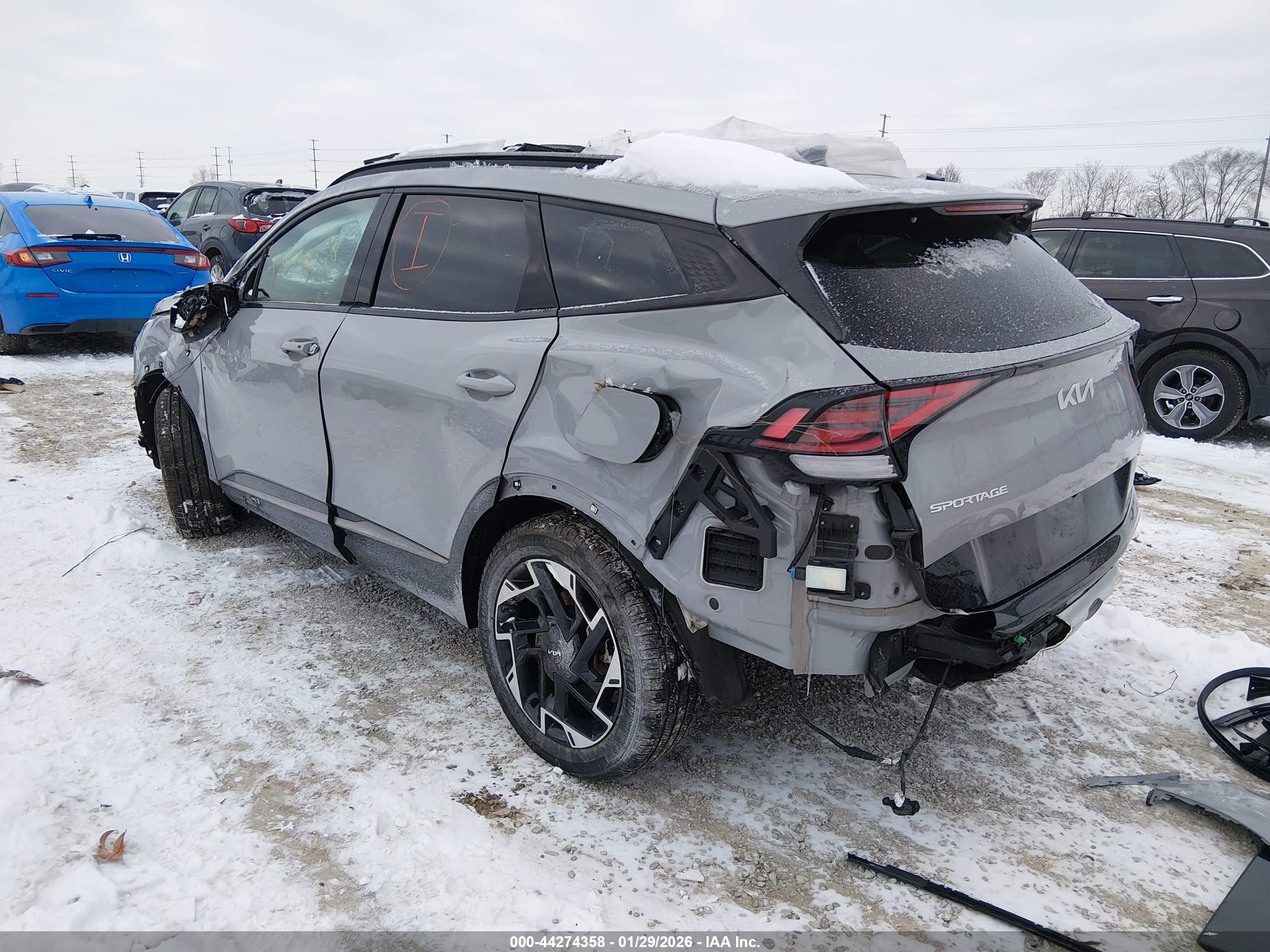 KIA SPORTAGE image 3