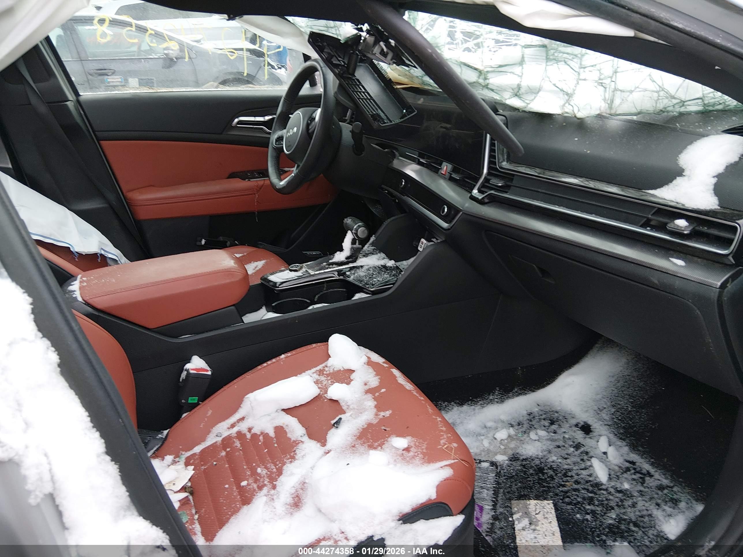 KIA SPORTAGE image 5