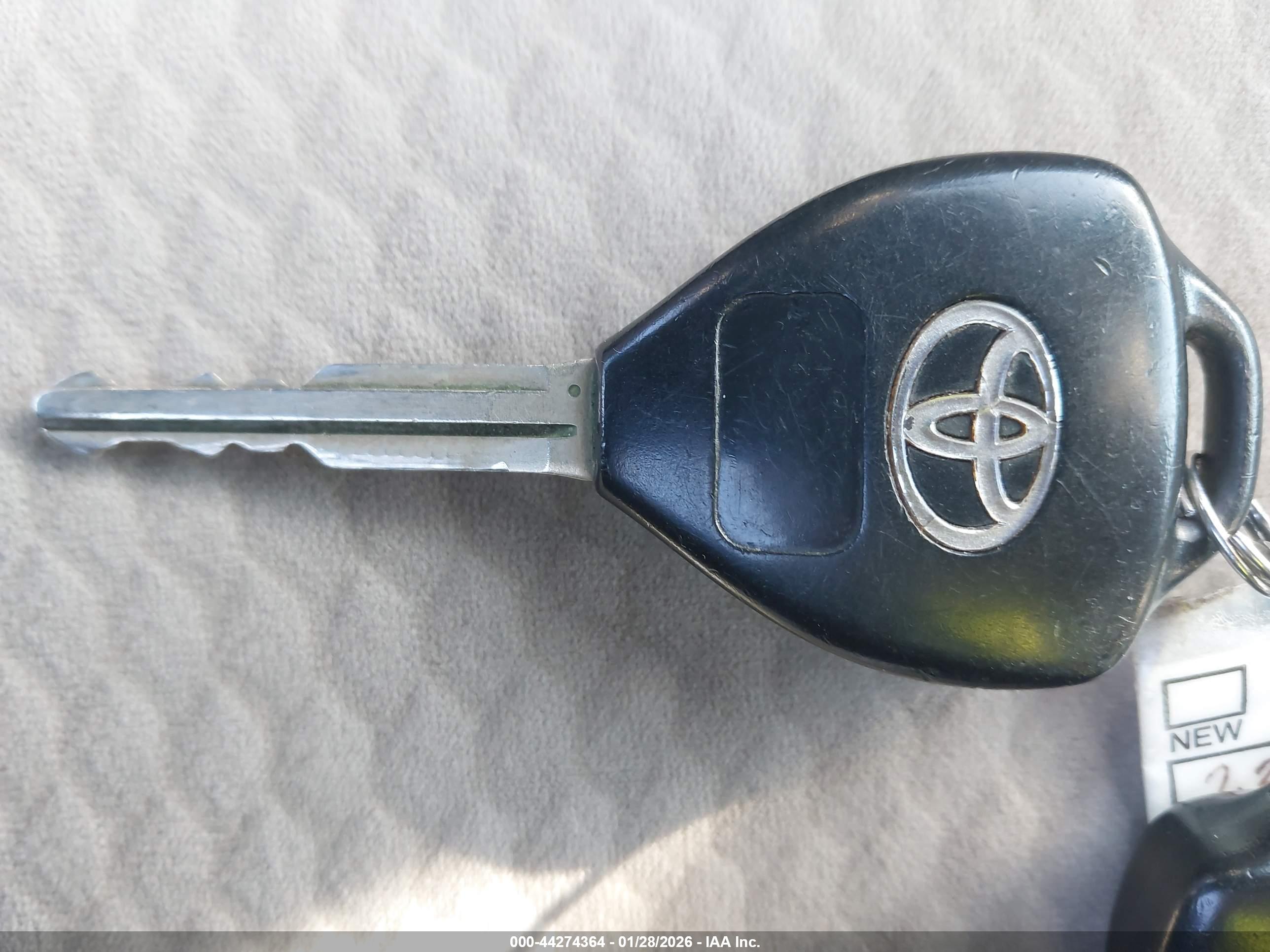 TOYOTA CAMRY image 11
