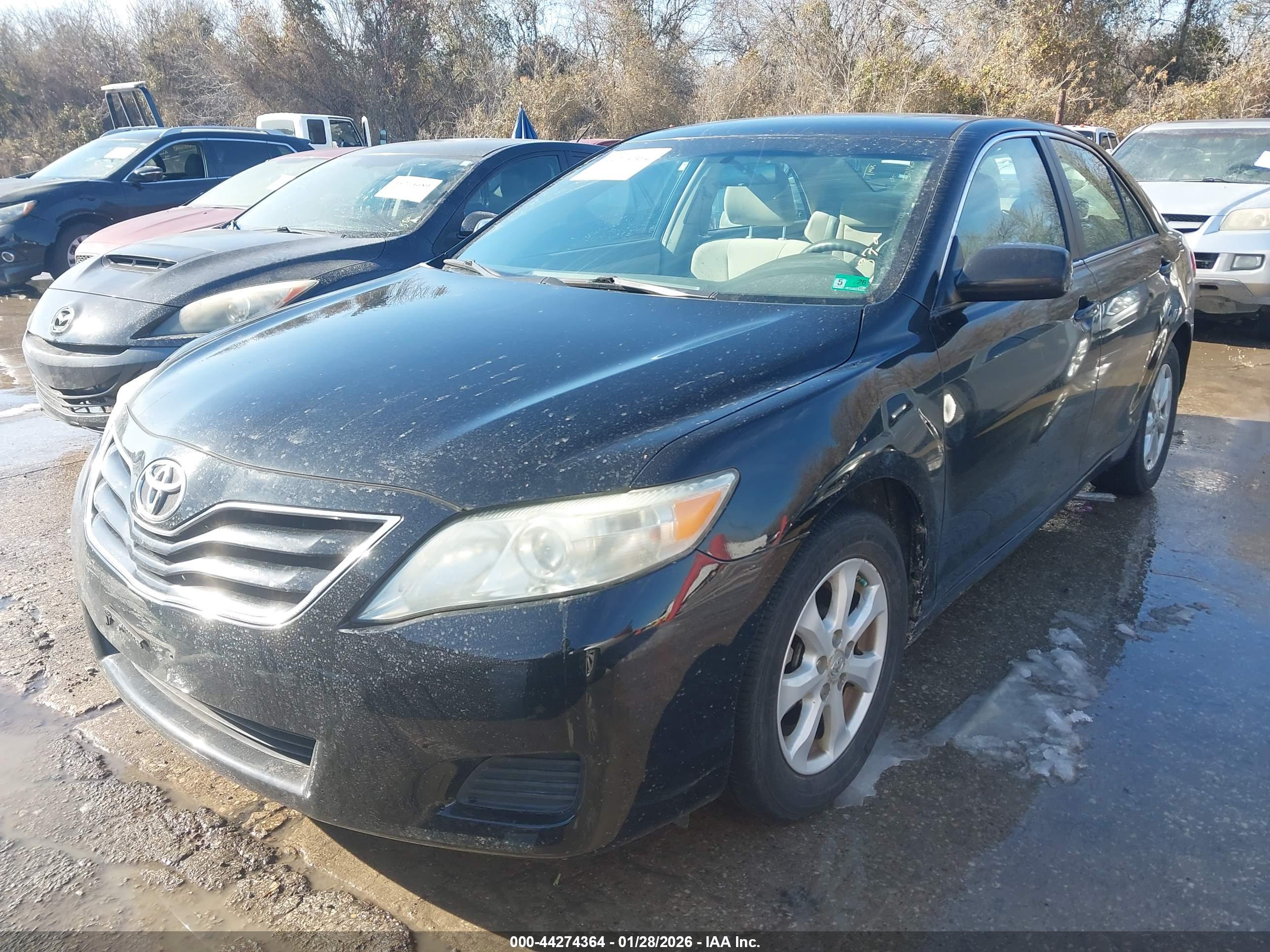 TOYOTA CAMRY image 2
