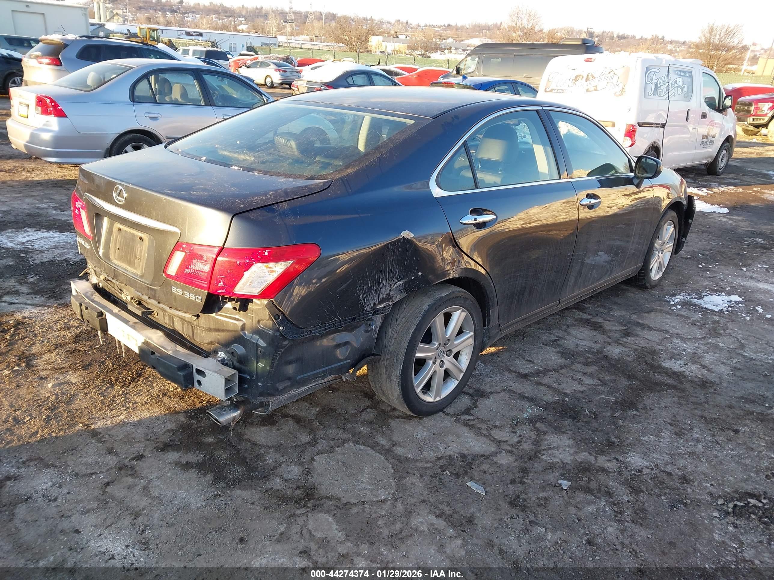 LEXUS ES image 4