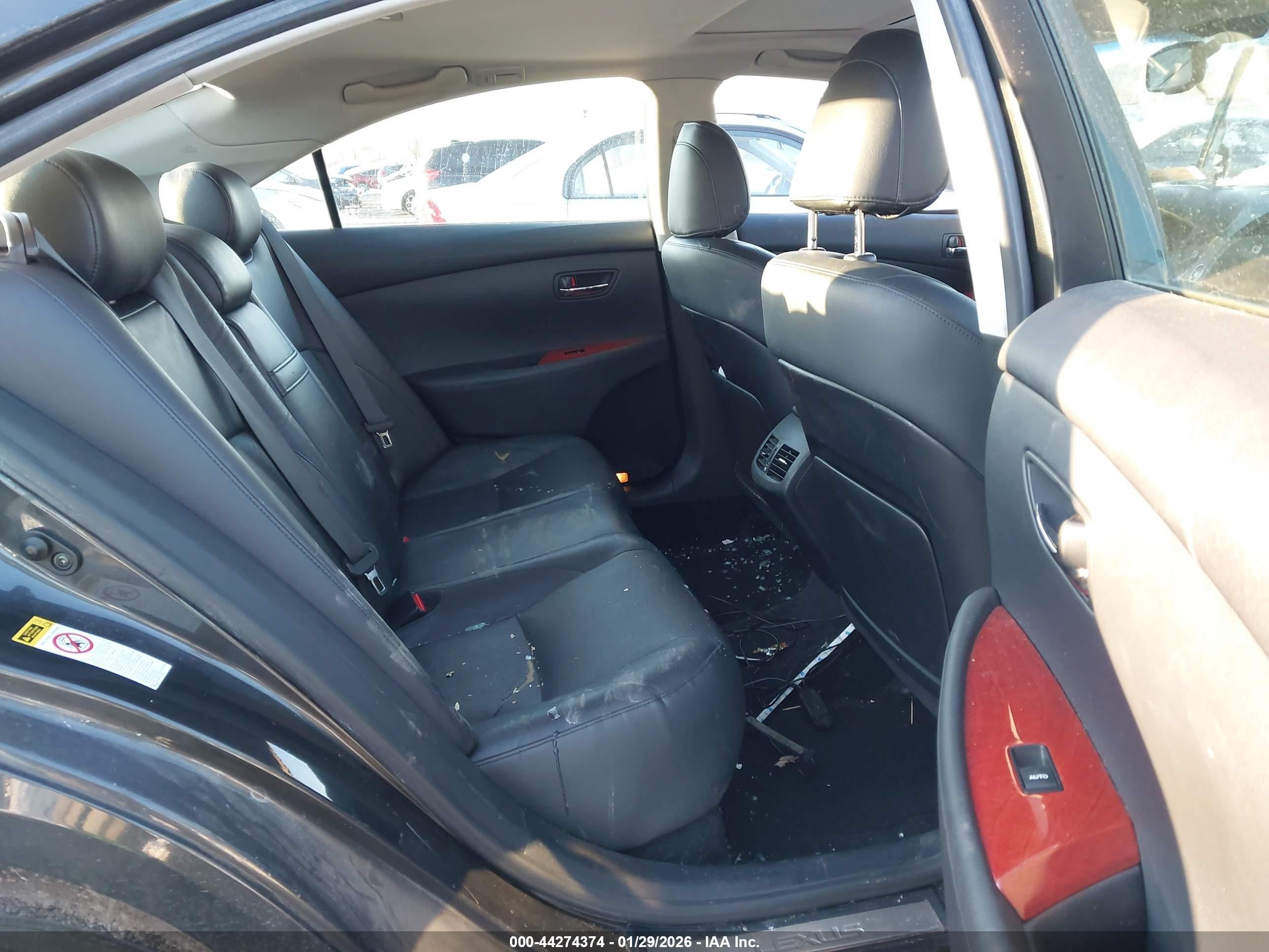 LEXUS ES image 8