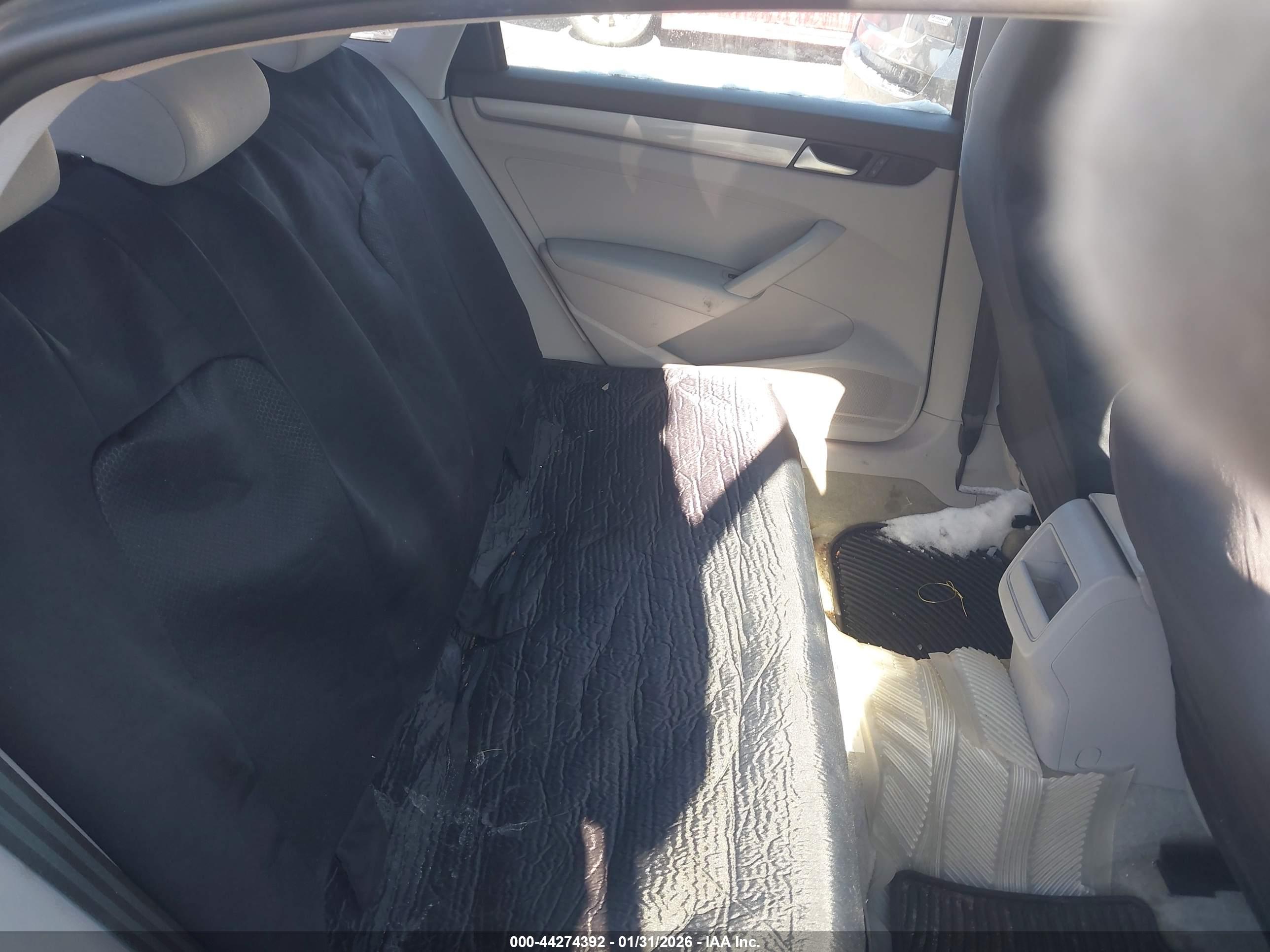 VOLKSWAGEN PASSAT image 8