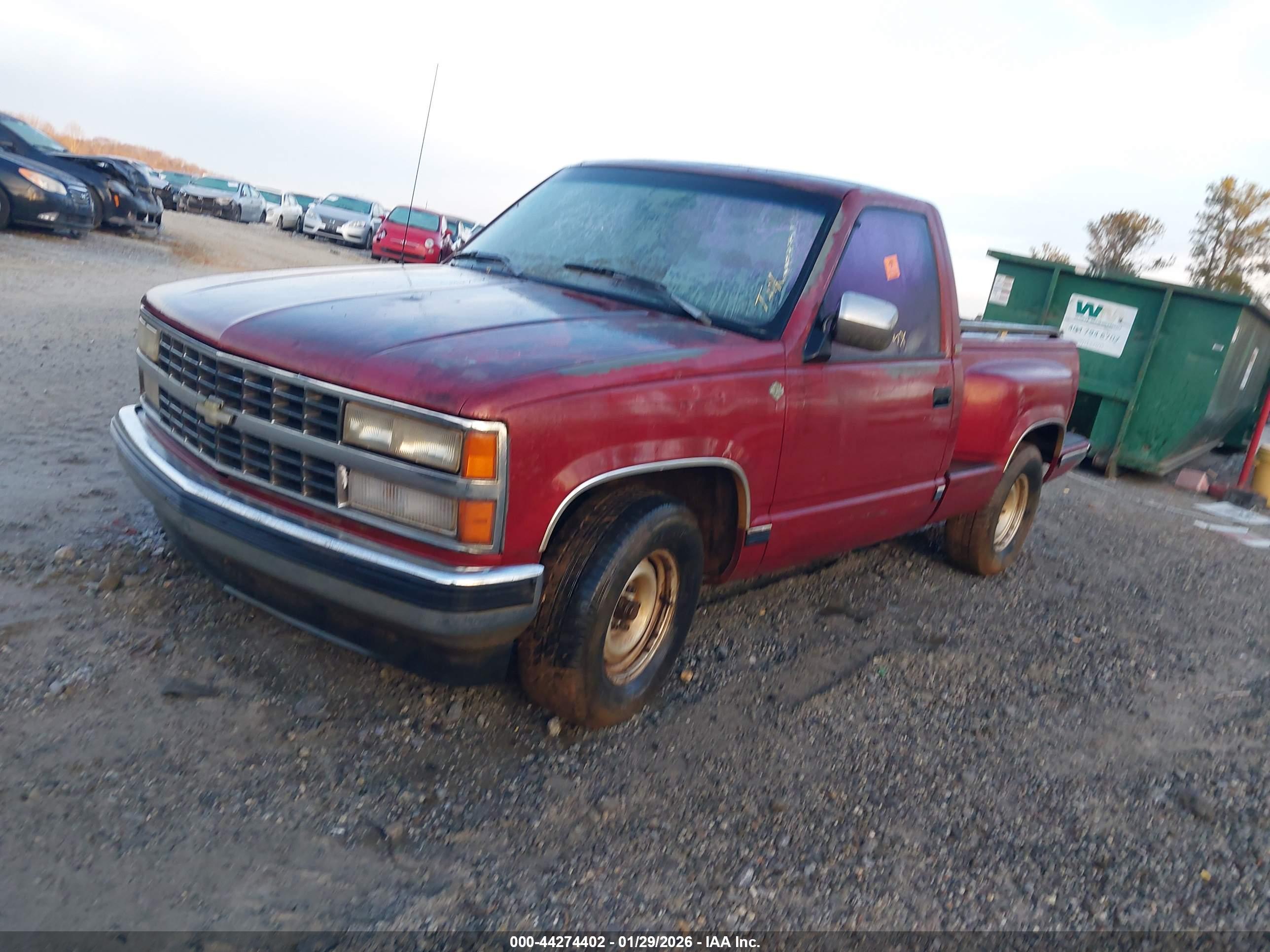 CHEVROLET GMT-400 image 2