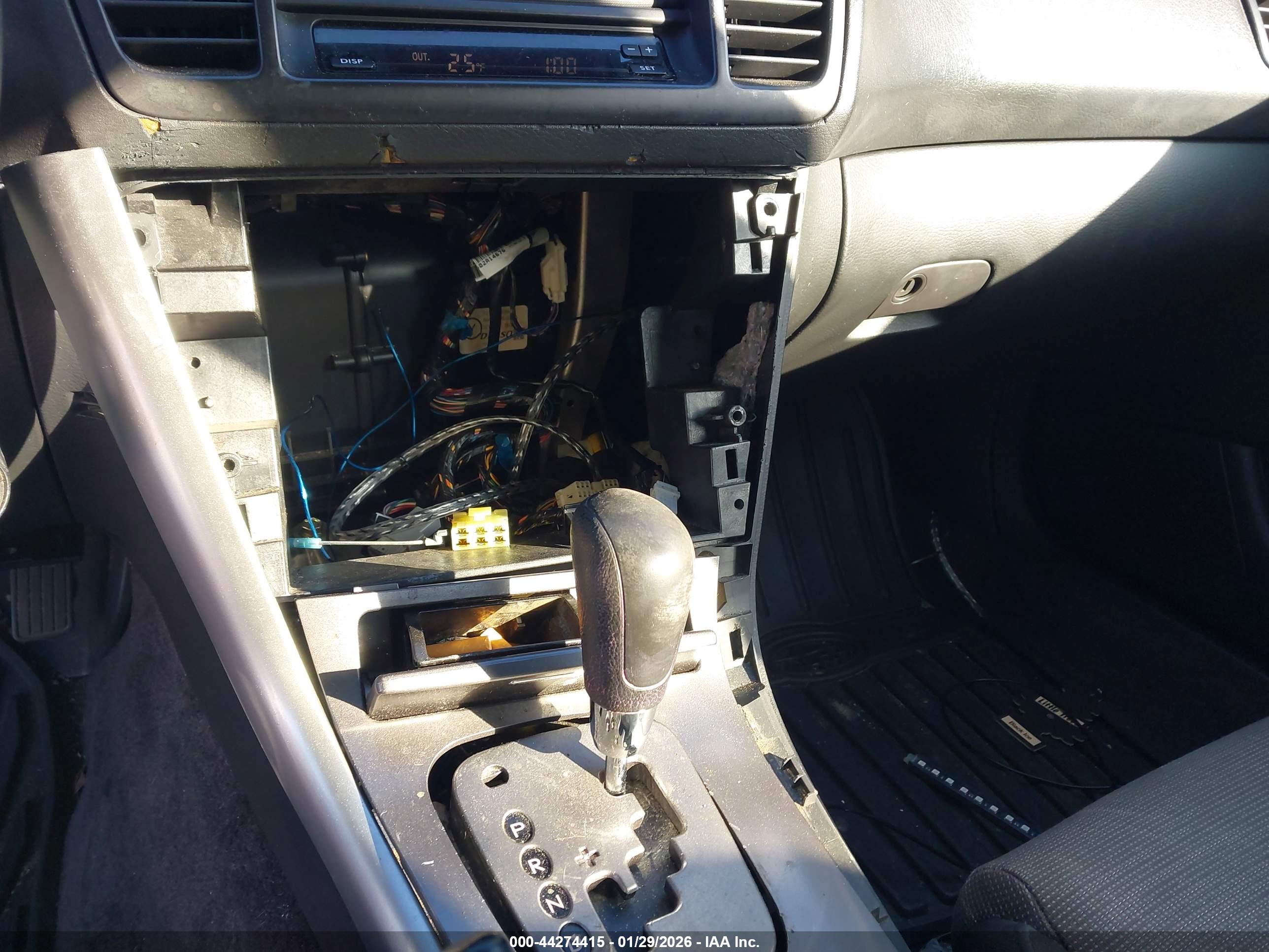 SUBARU LEGACY image 6