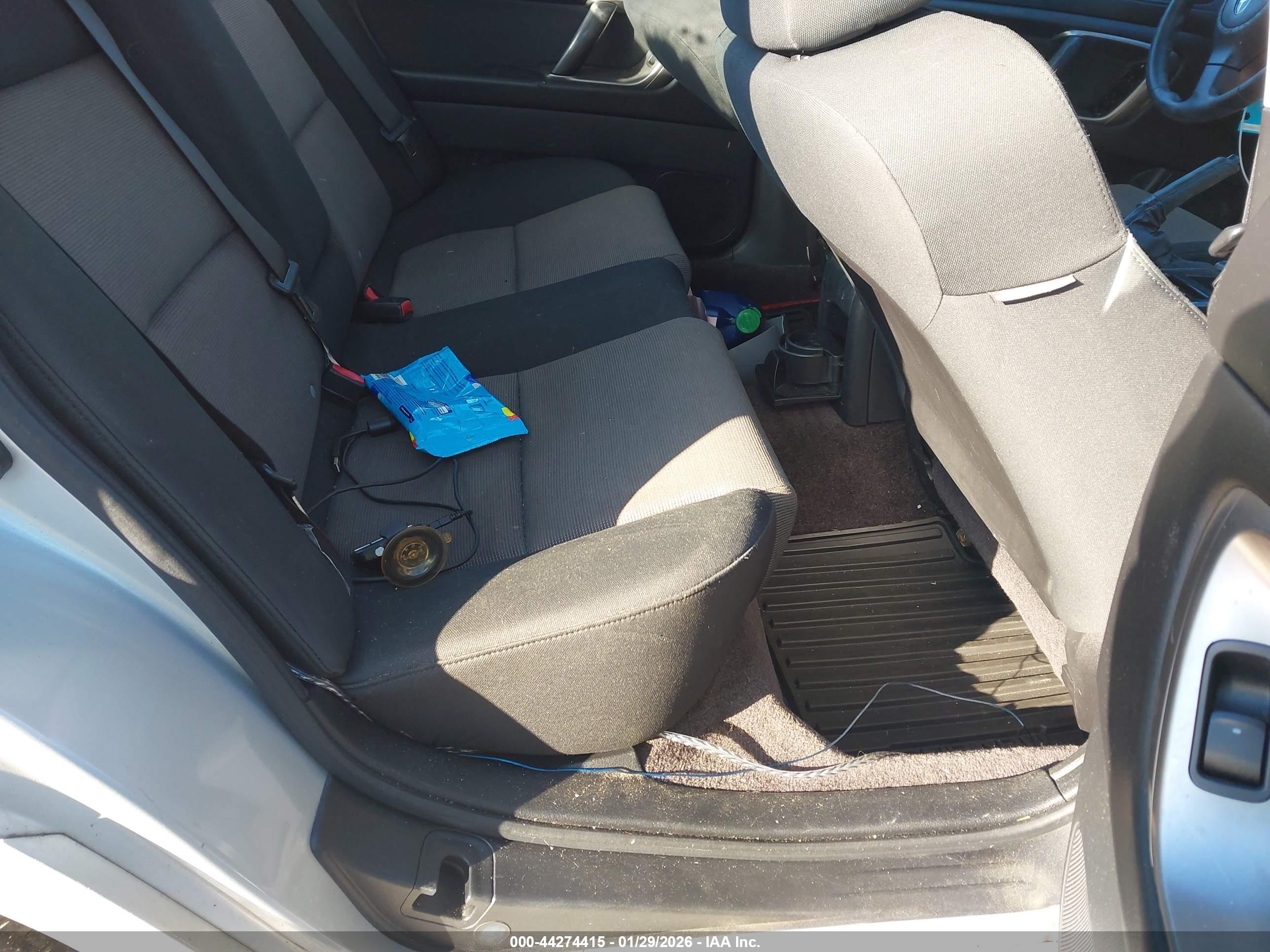 SUBARU LEGACY image 8
