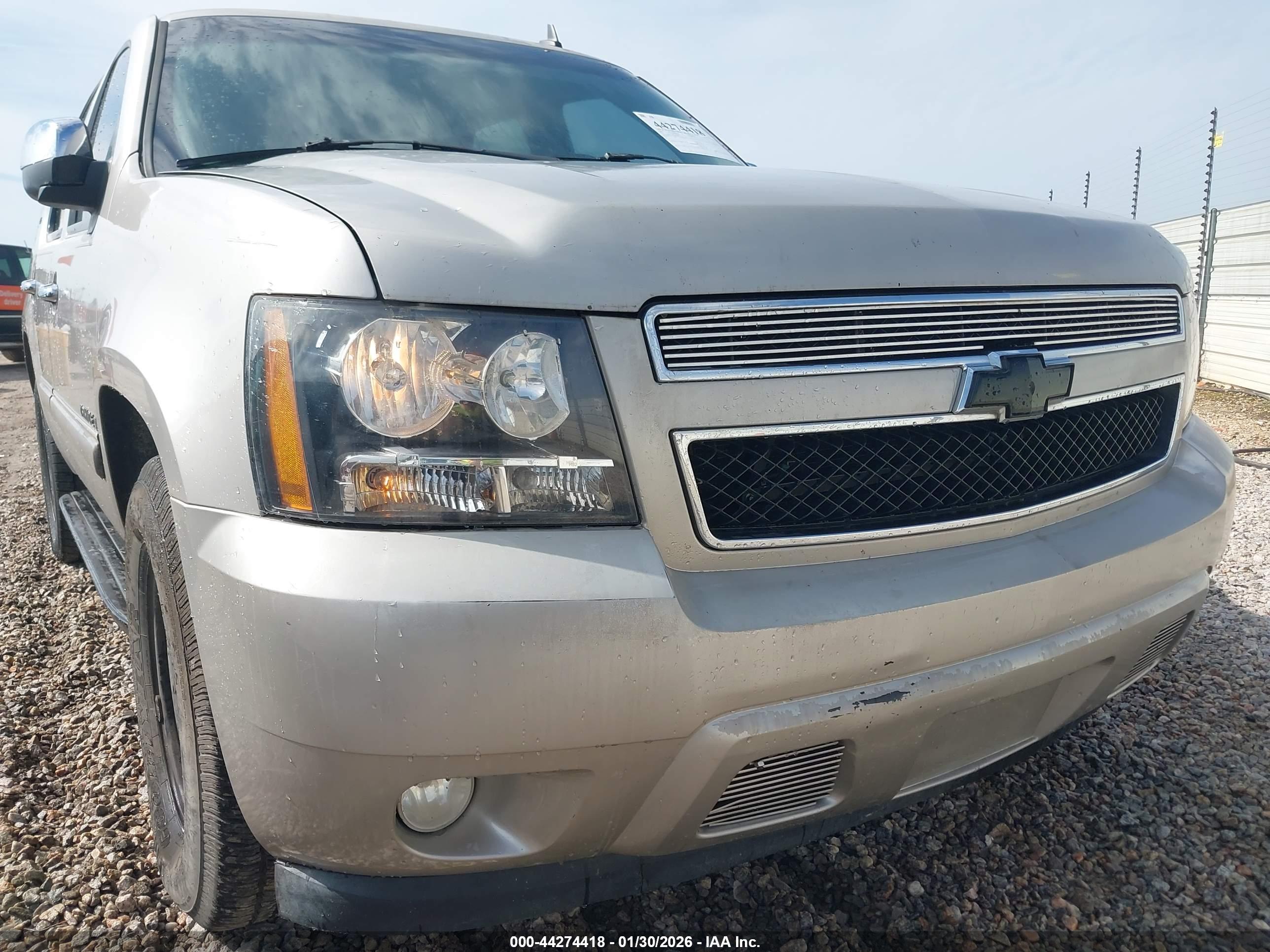 CHEVROLET TAHOE image 6