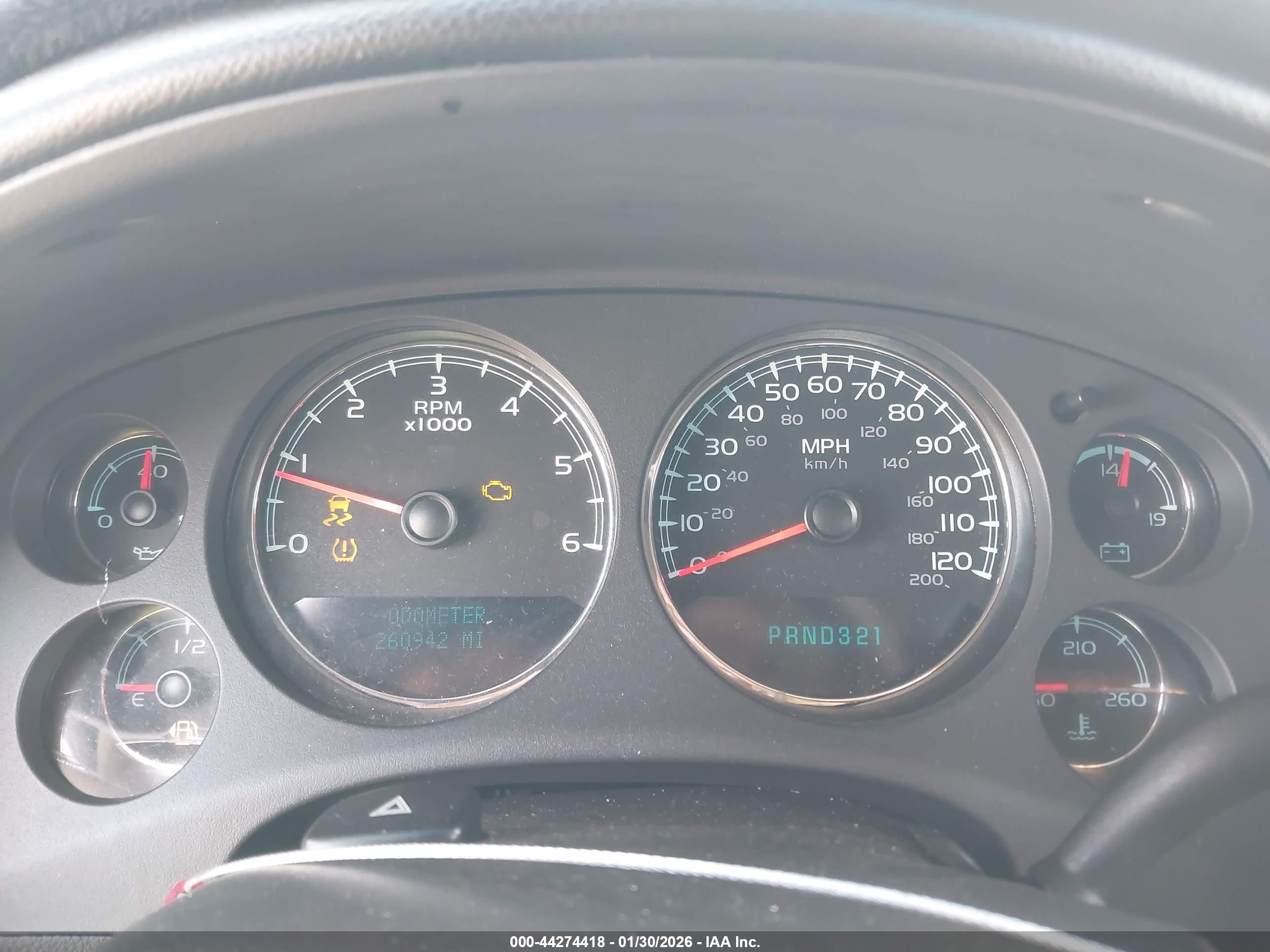 CHEVROLET TAHOE image 7