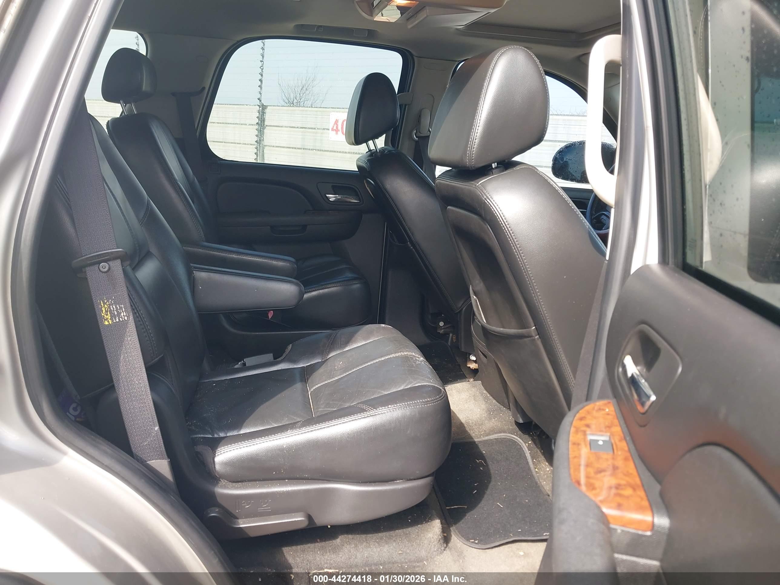 CHEVROLET TAHOE image 8
