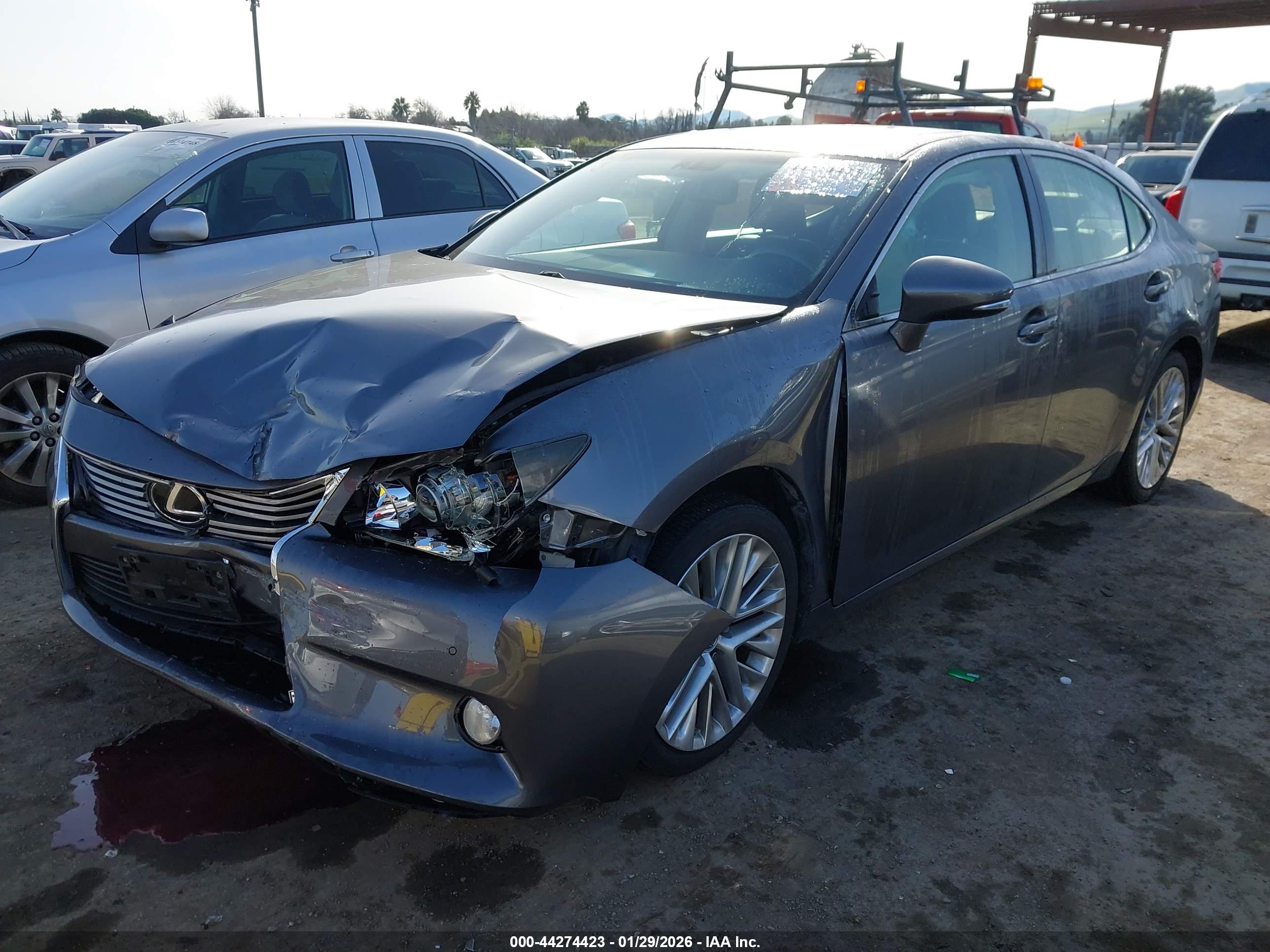 LEXUS ES image 2