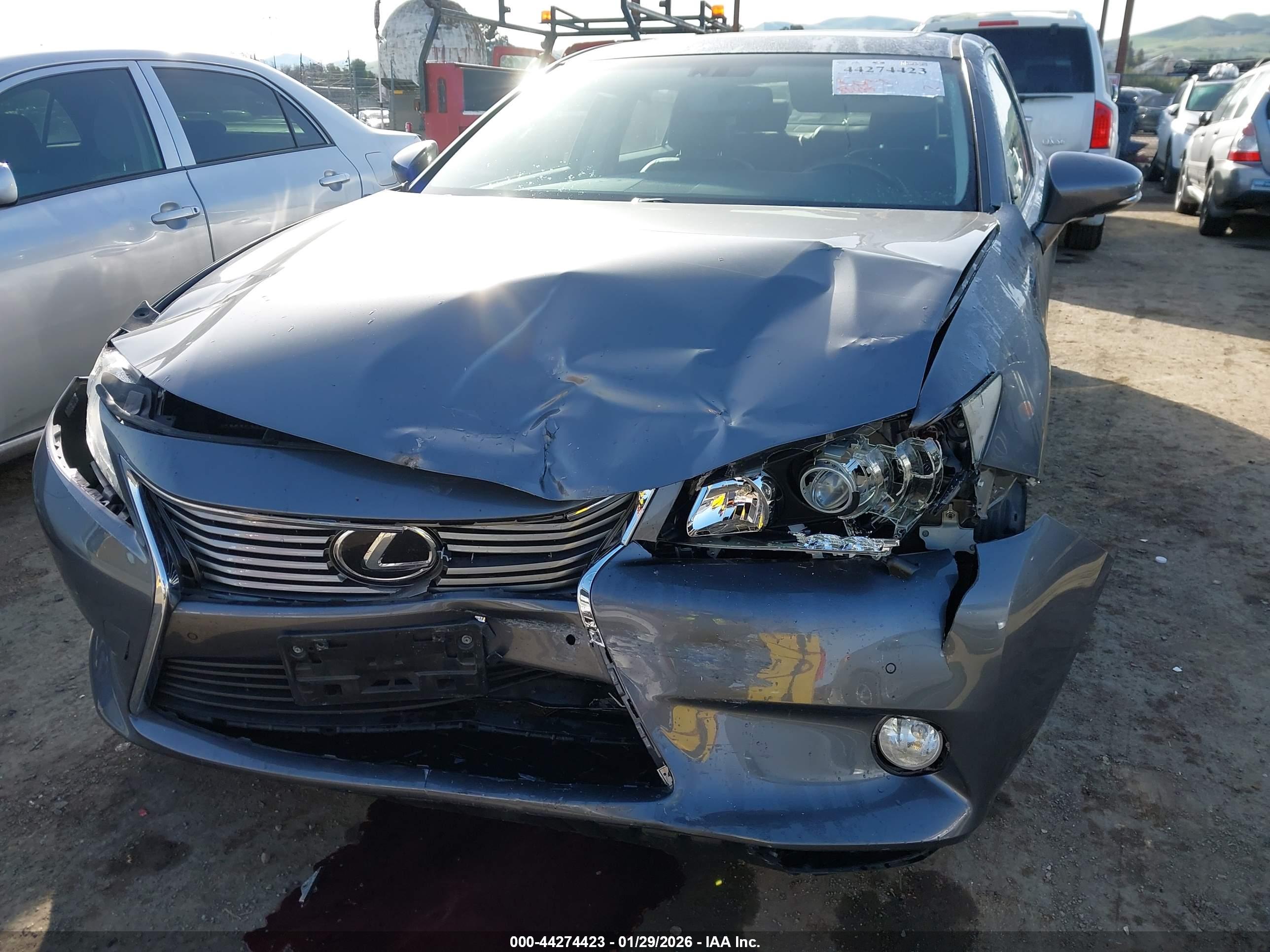 LEXUS ES image 6
