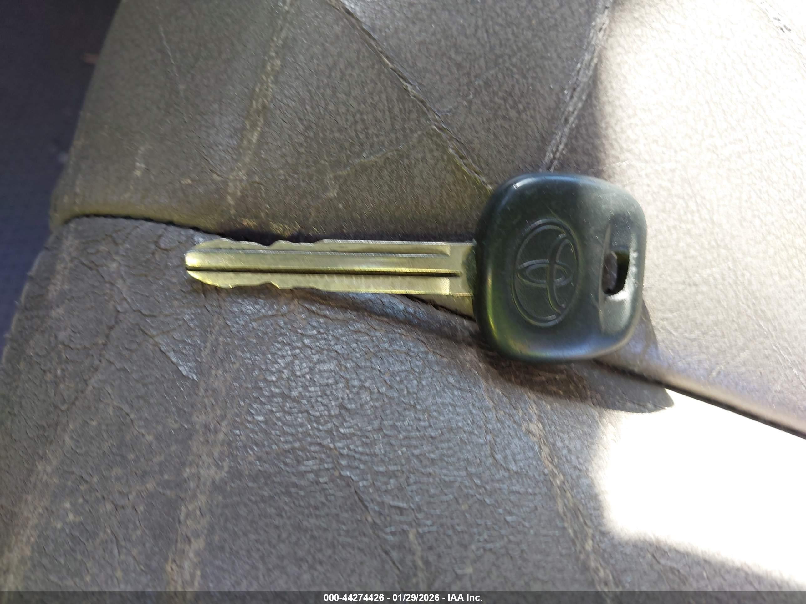 TOYOTA SEQUOIA image 11