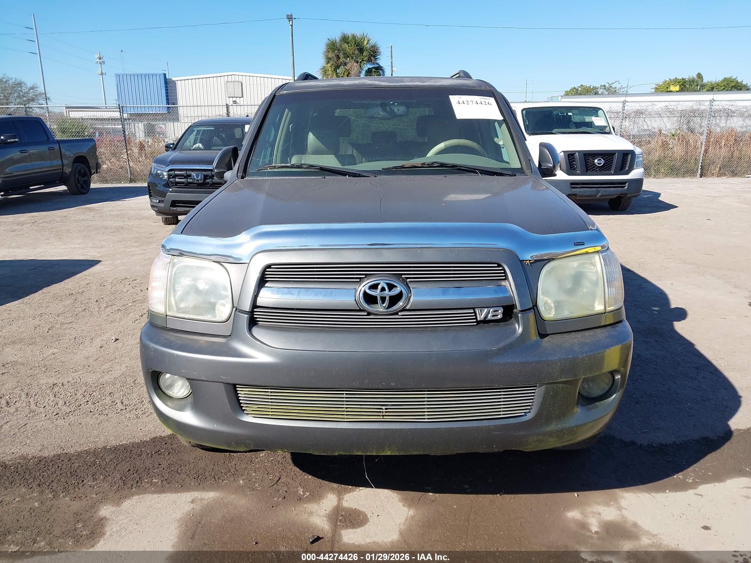 TOYOTA SEQUOIA image 6
