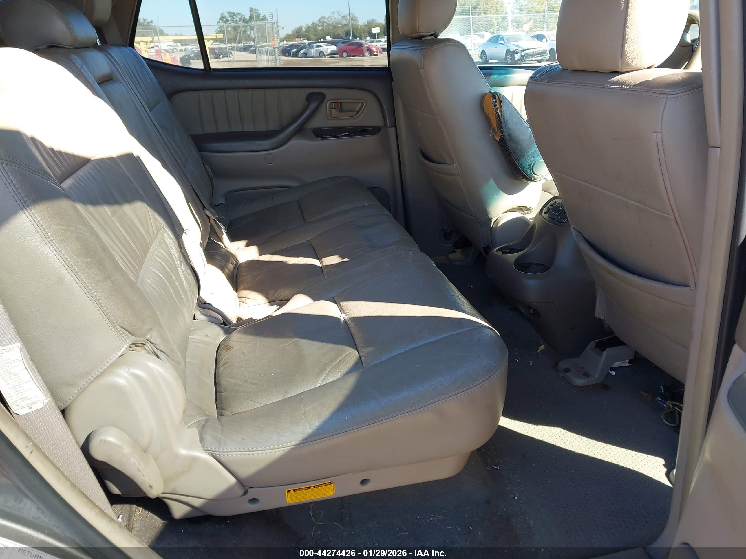 TOYOTA SEQUOIA image 8