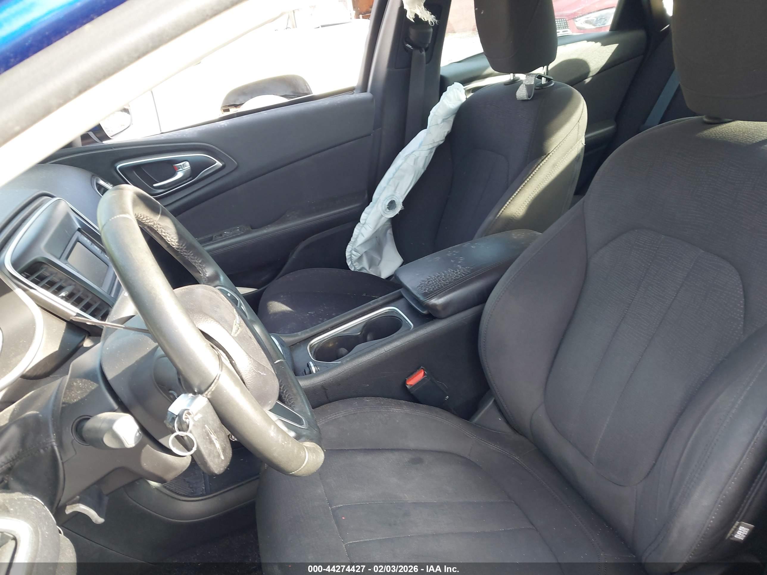 CHRYSLER 200 image 5