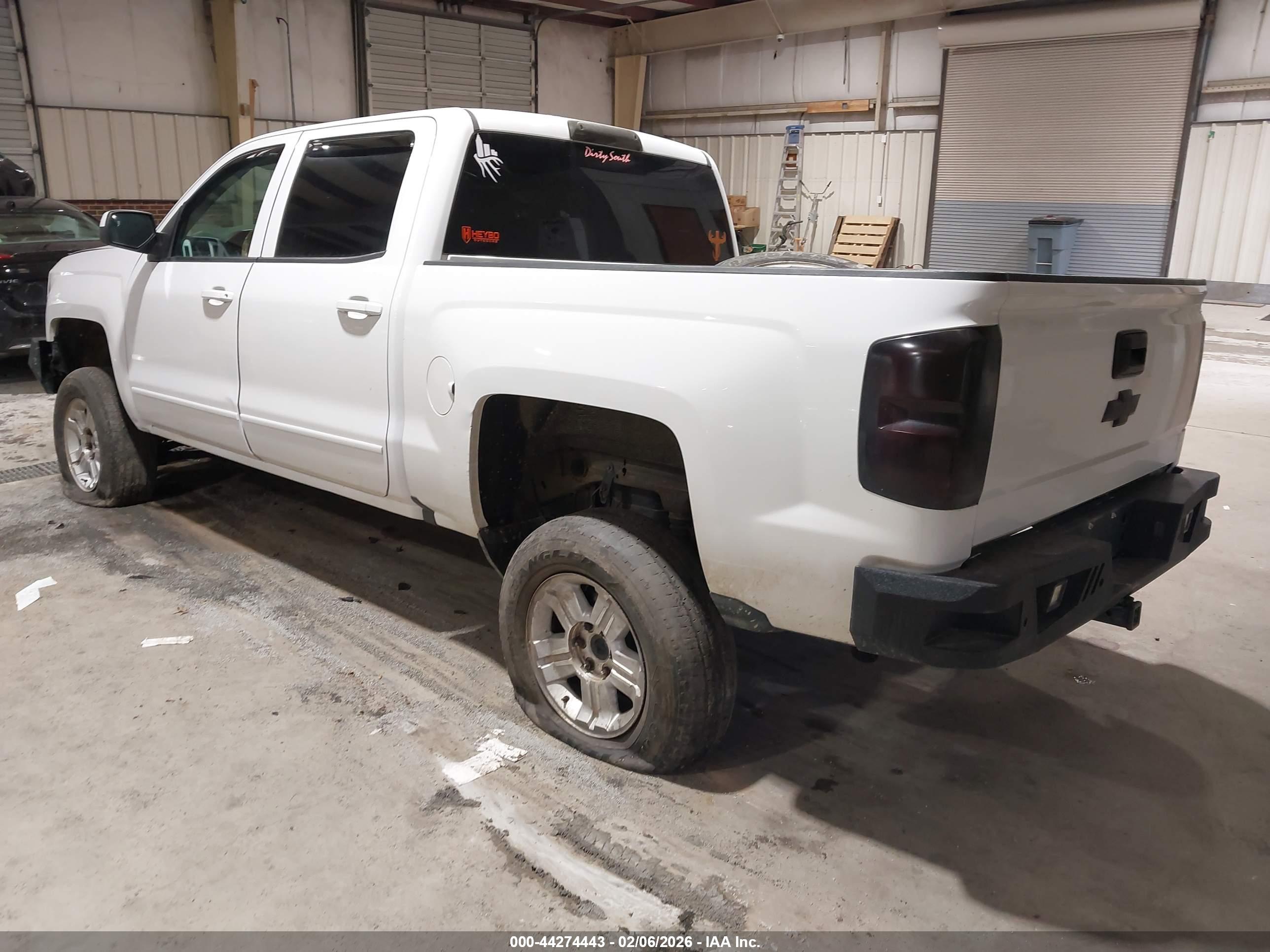 CHEVROLET SILVERADO image 3