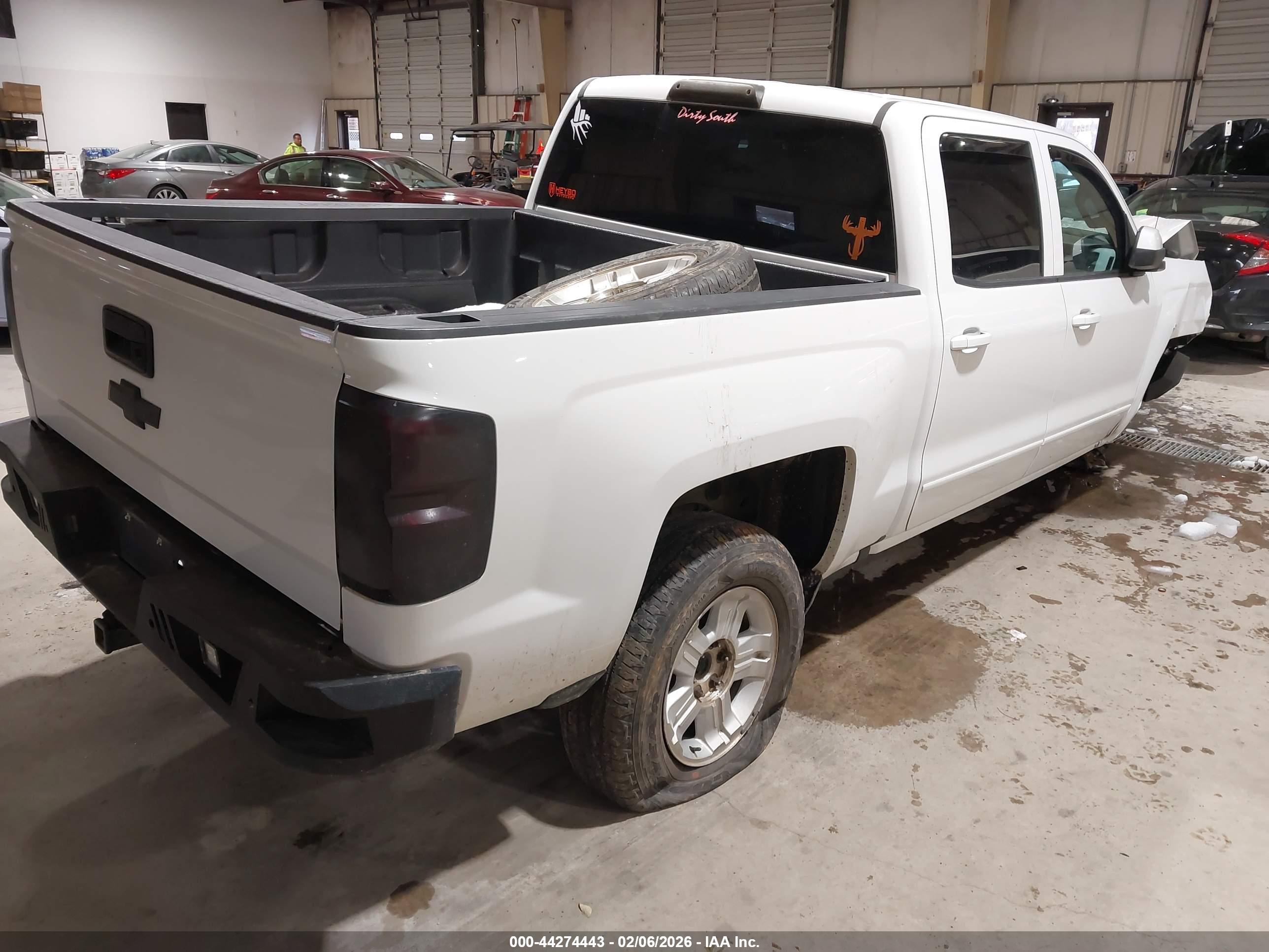 CHEVROLET SILVERADO image 4