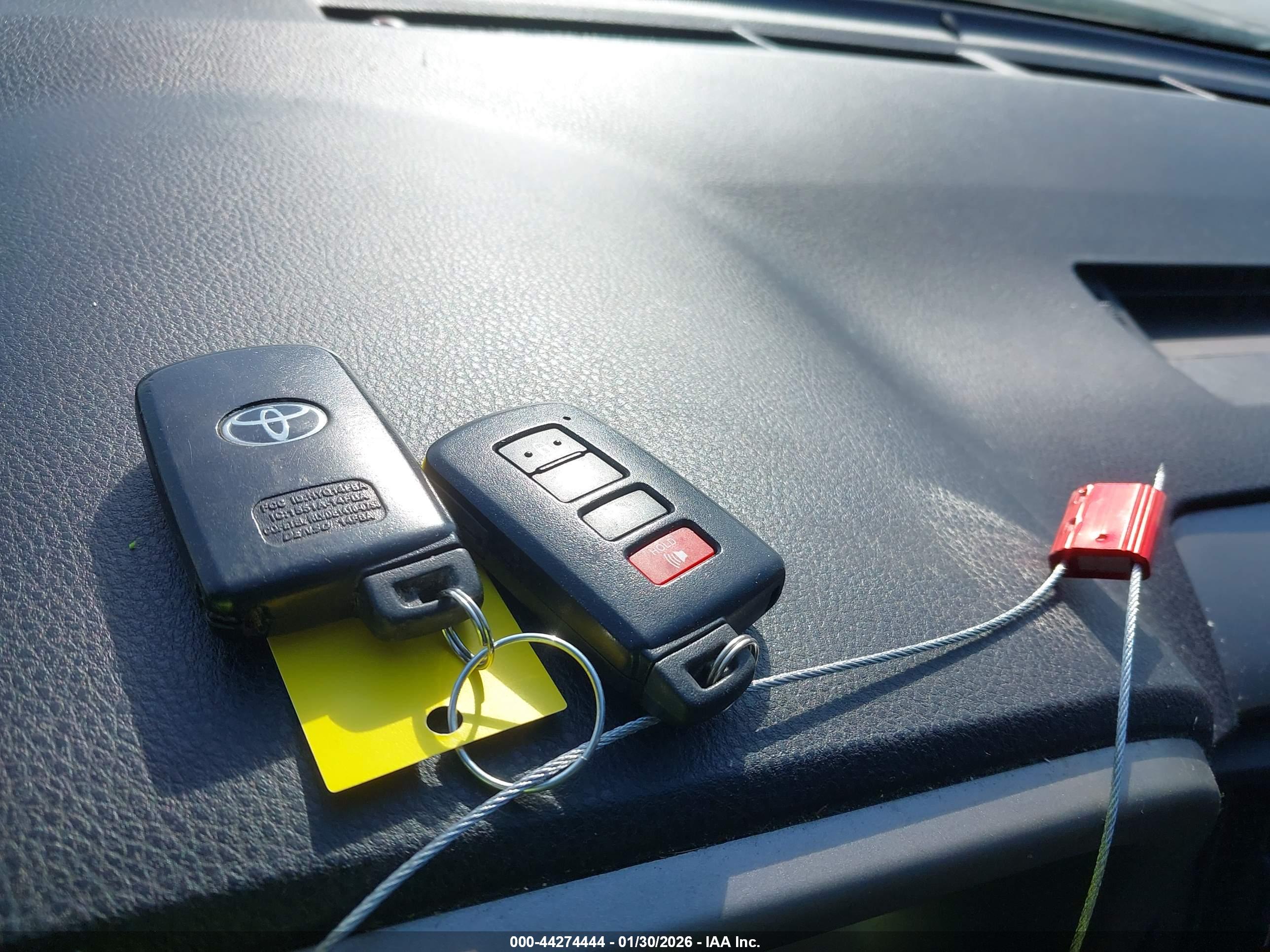 TOYOTA RAV4 image 11