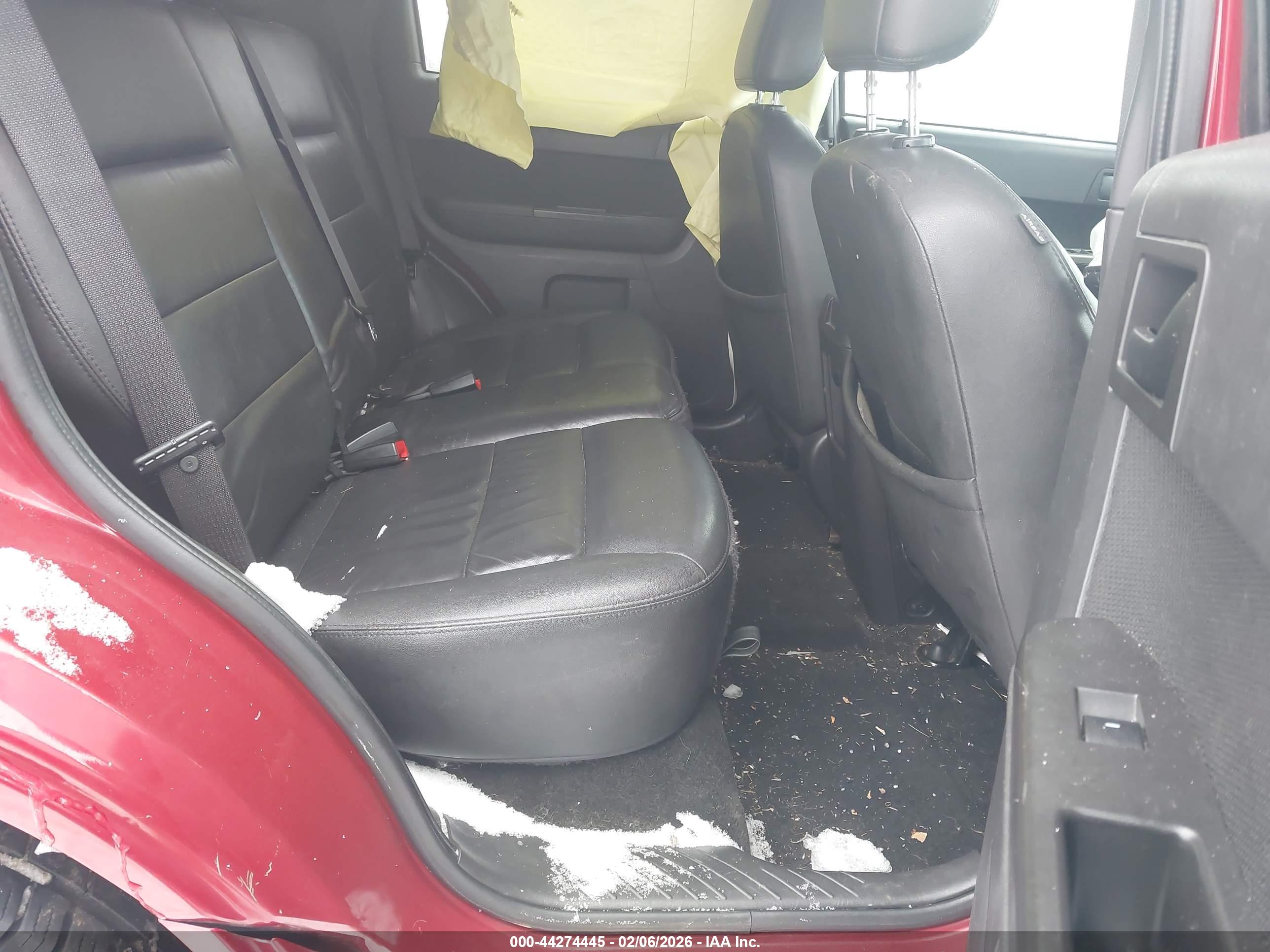 FORD ESCAPE image 8