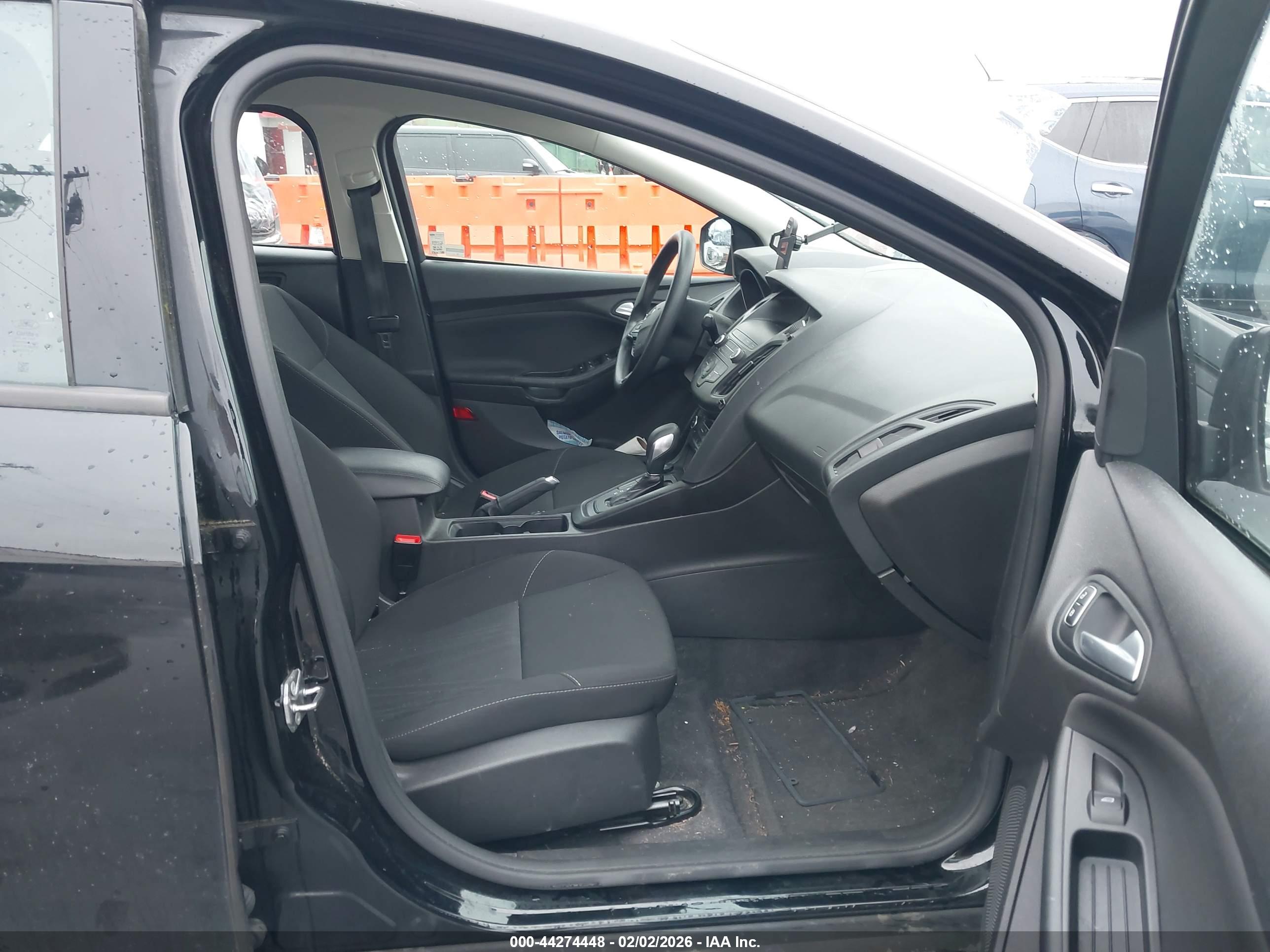 FORD FOCUS image 5