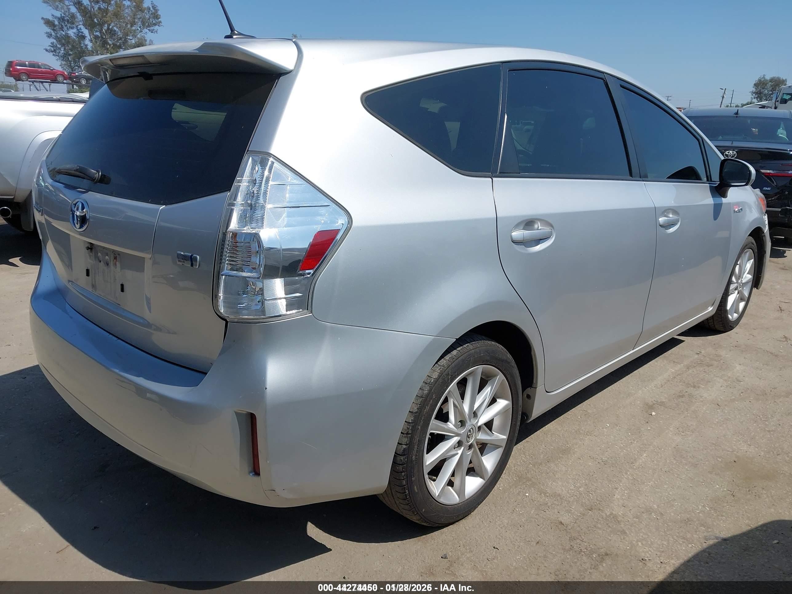 TOYOTA PRIUS image 4