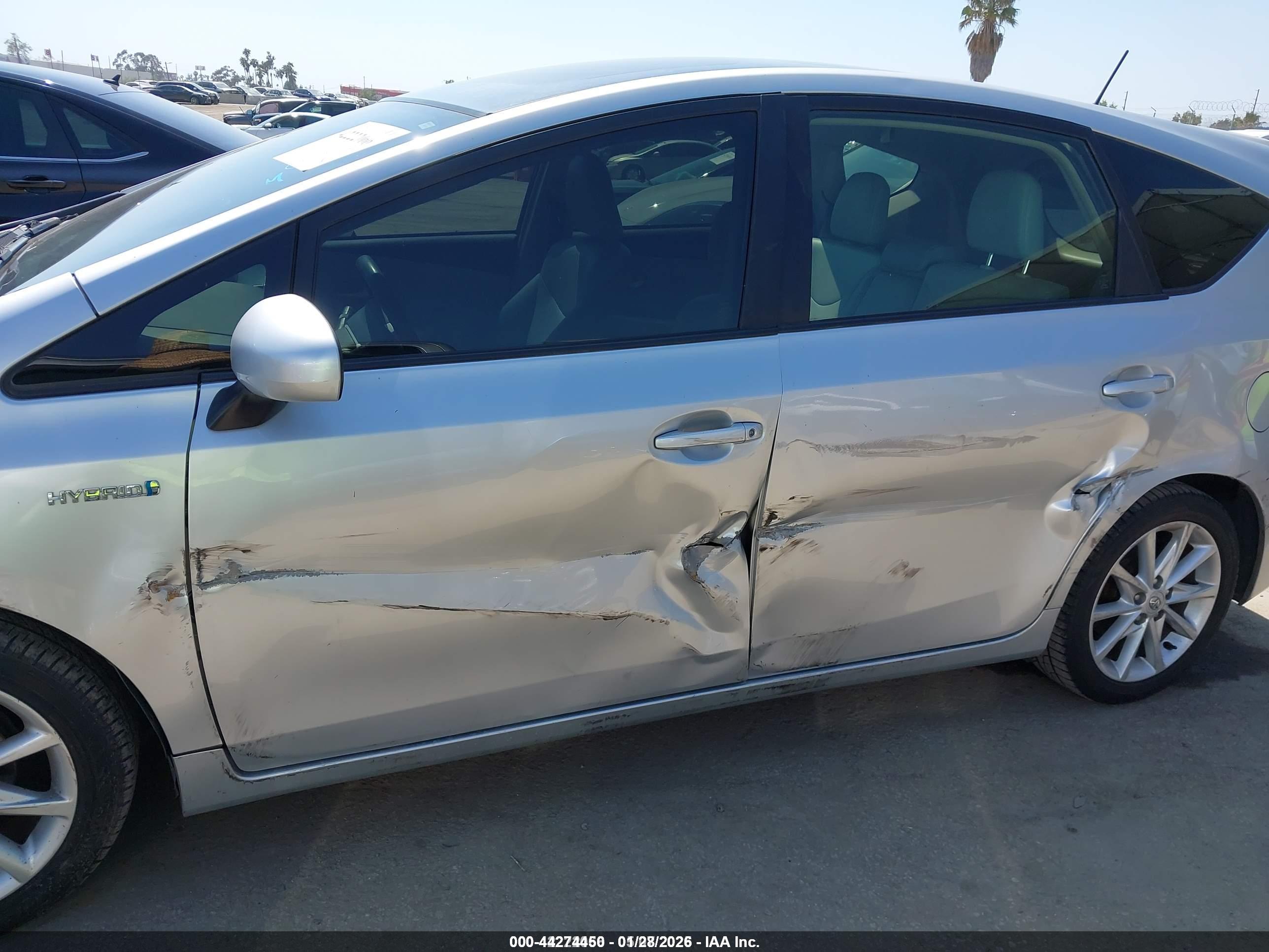 TOYOTA PRIUS image 6