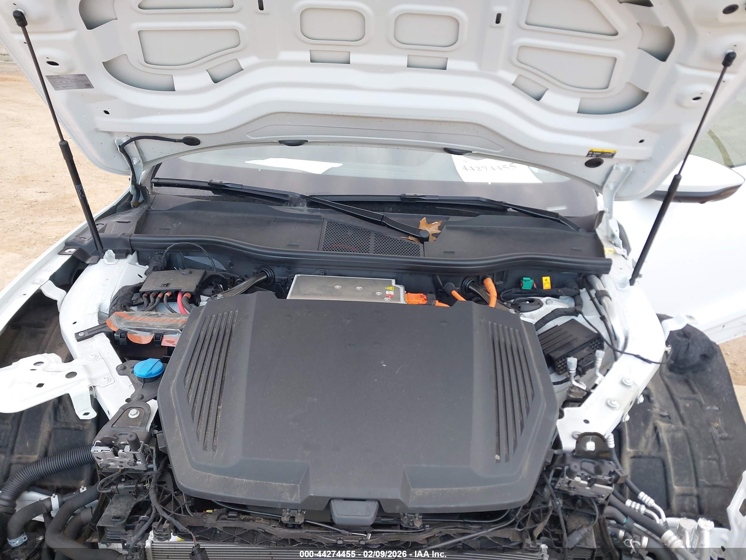 AUDI Q8 image 10
