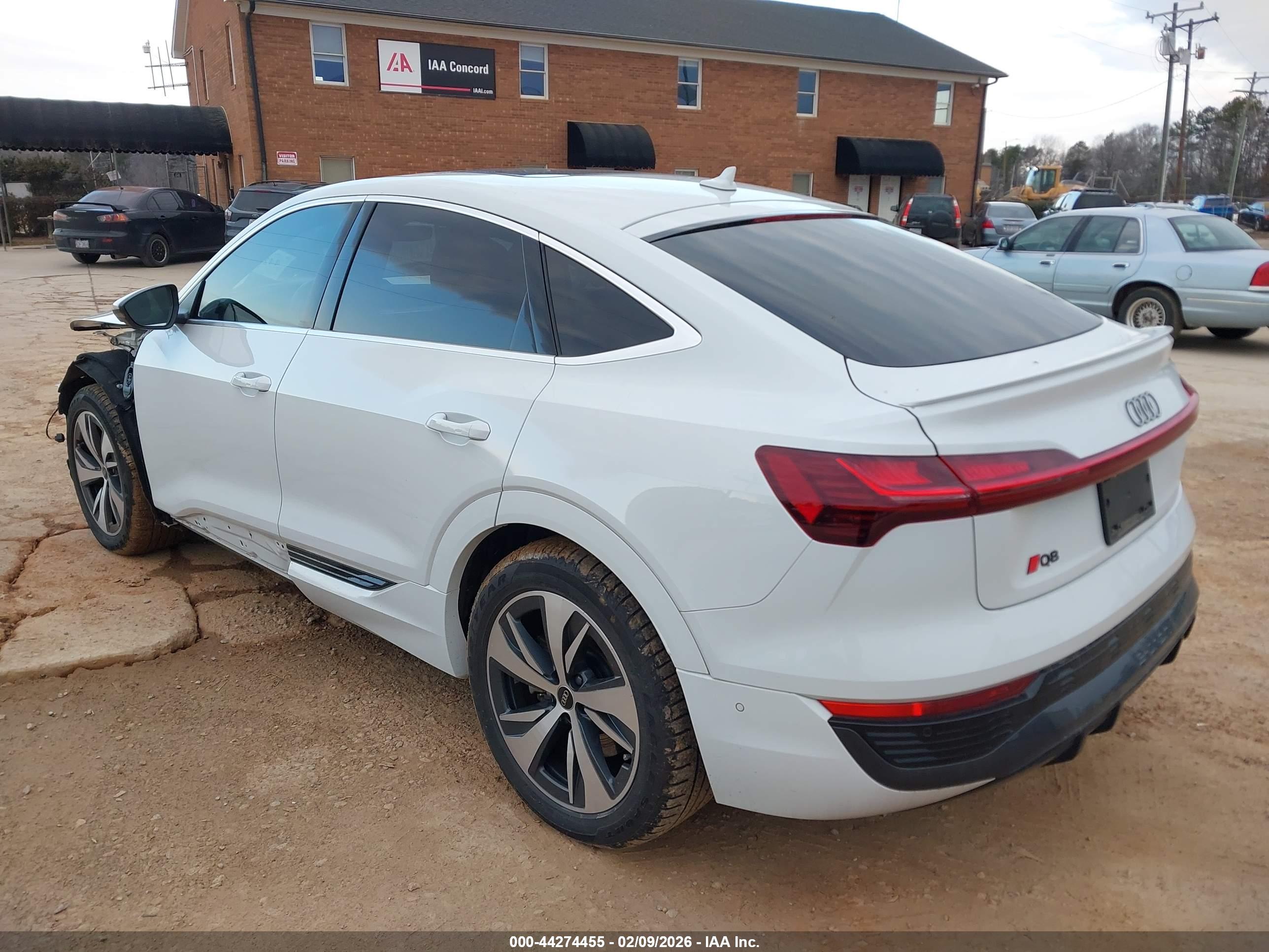 AUDI Q8 image 3