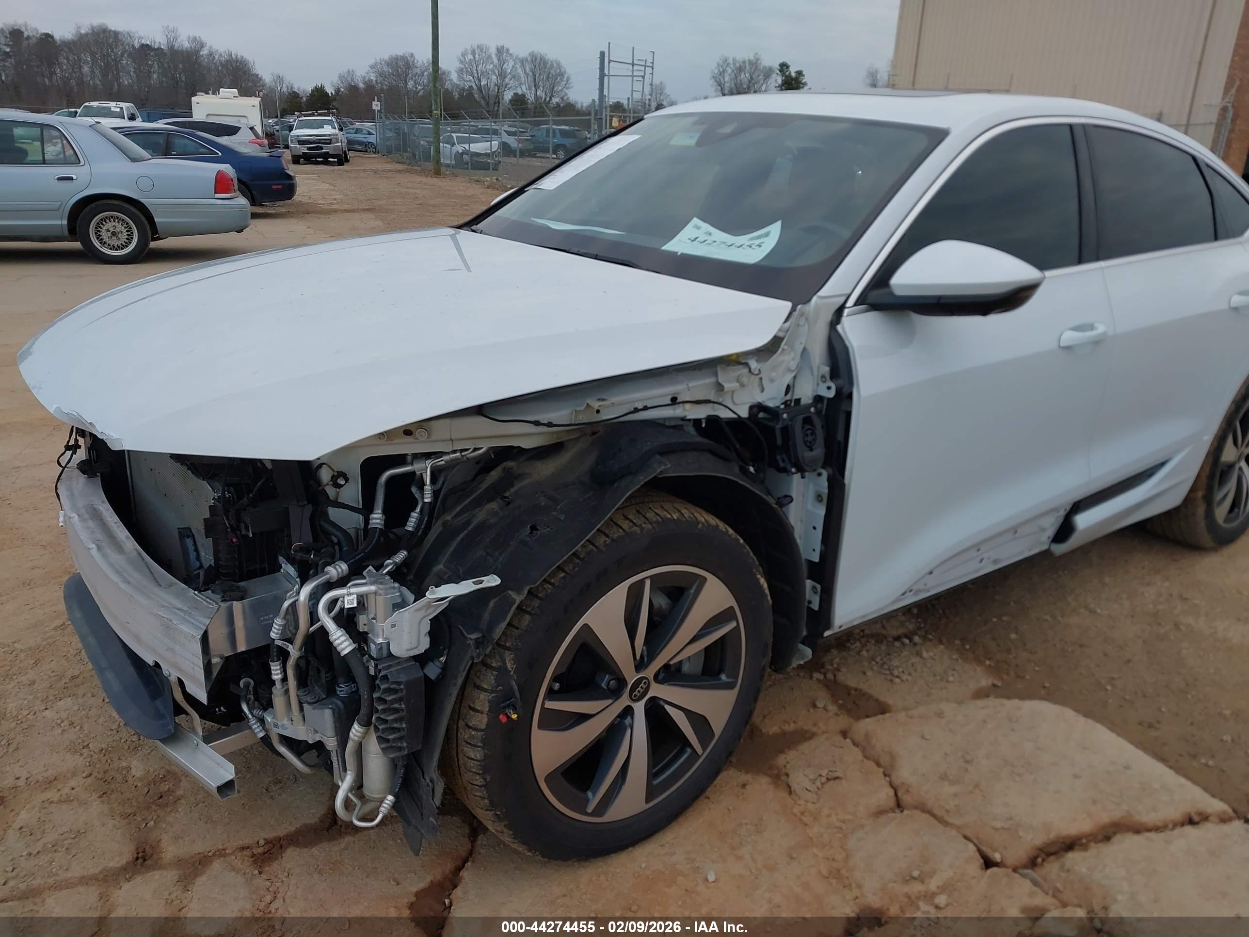 AUDI Q8 image 6