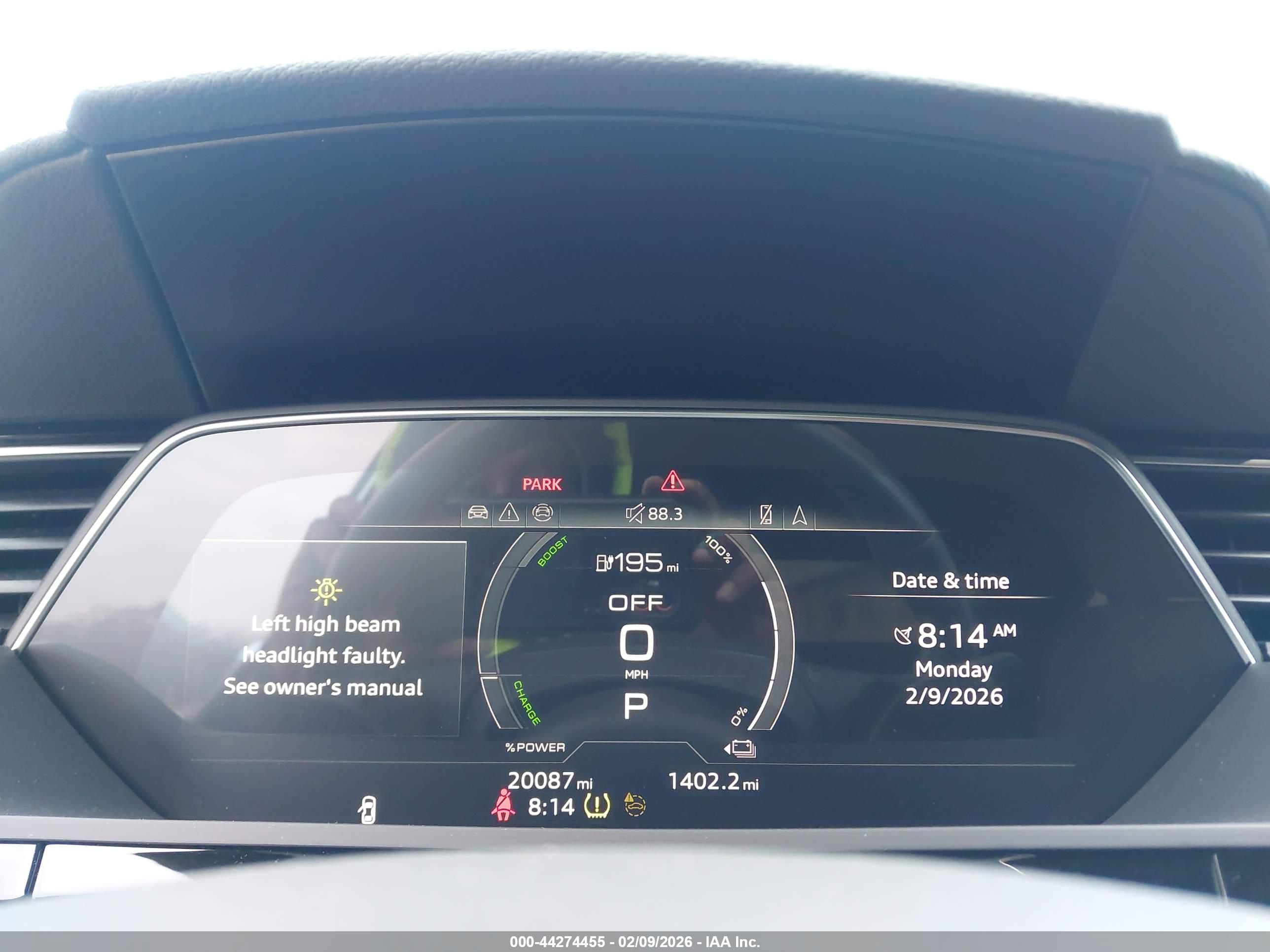 AUDI Q8 image 7