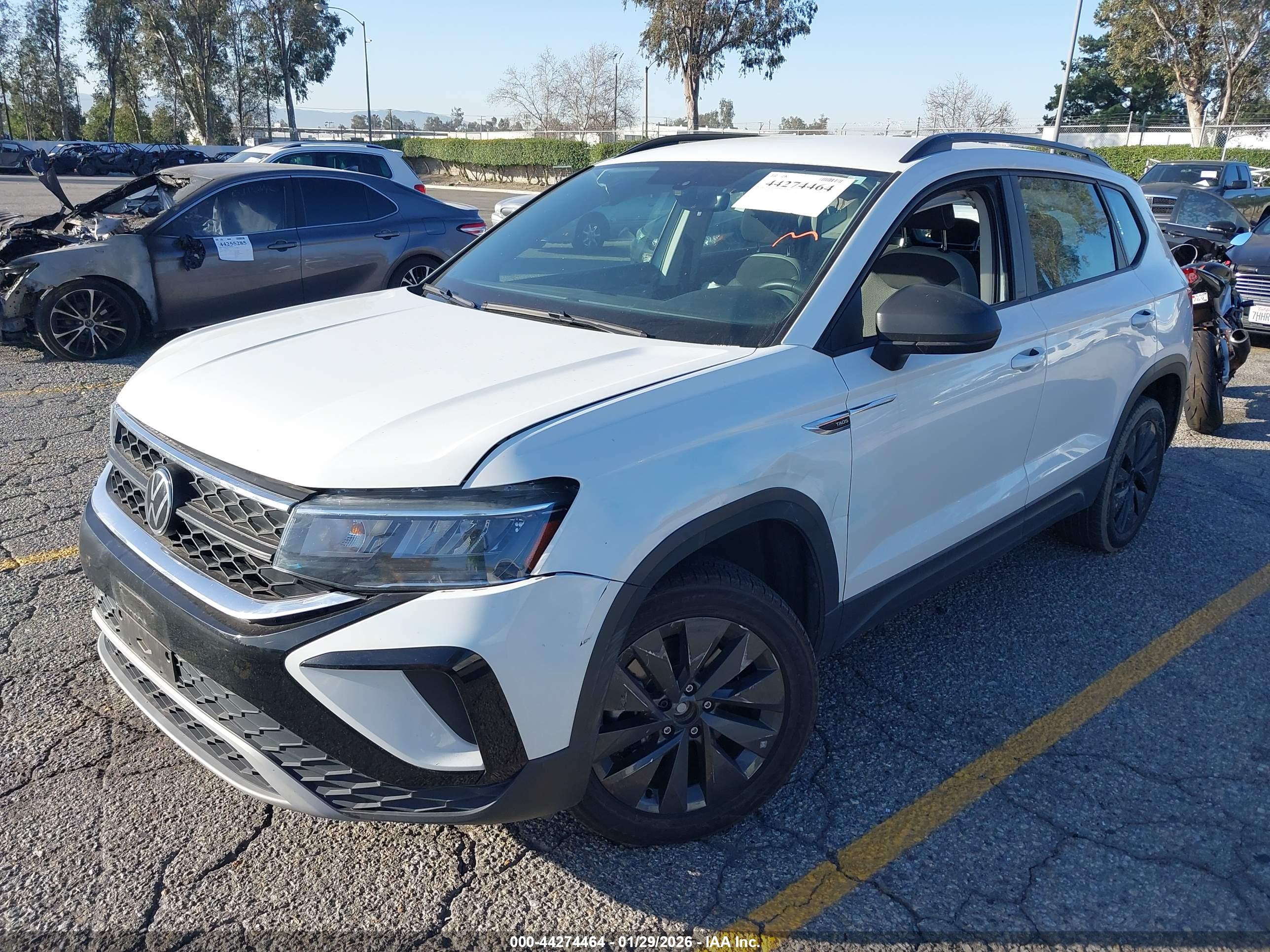 VOLKSWAGEN TAOS image 2
