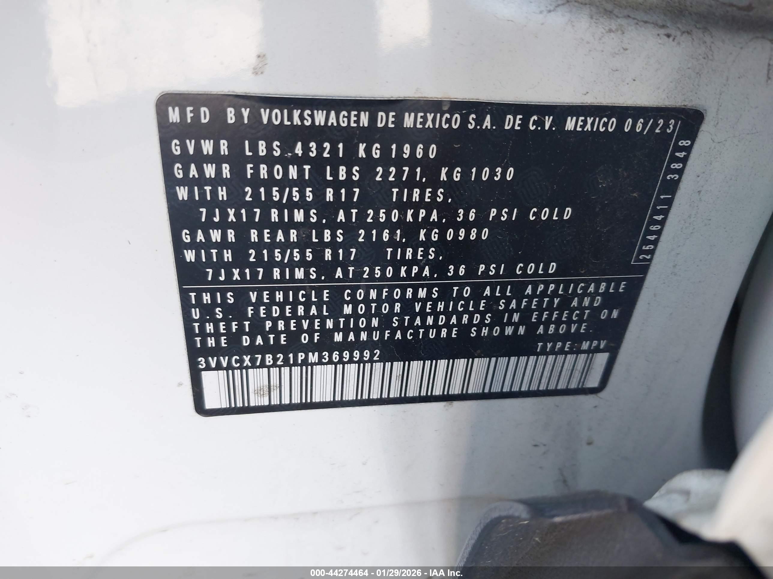 VOLKSWAGEN TAOS image 9