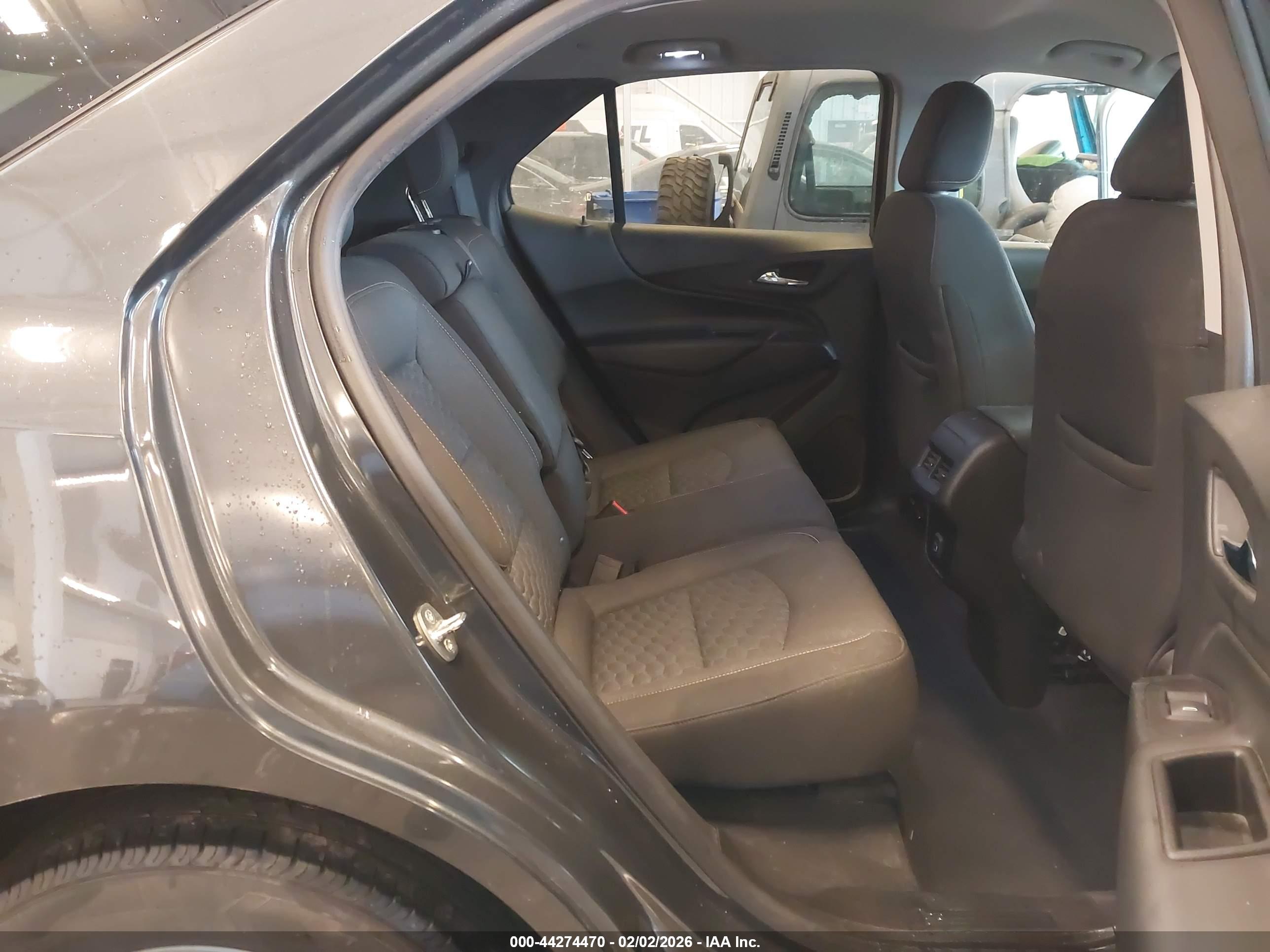 CHEVROLET EQUINOX image 8