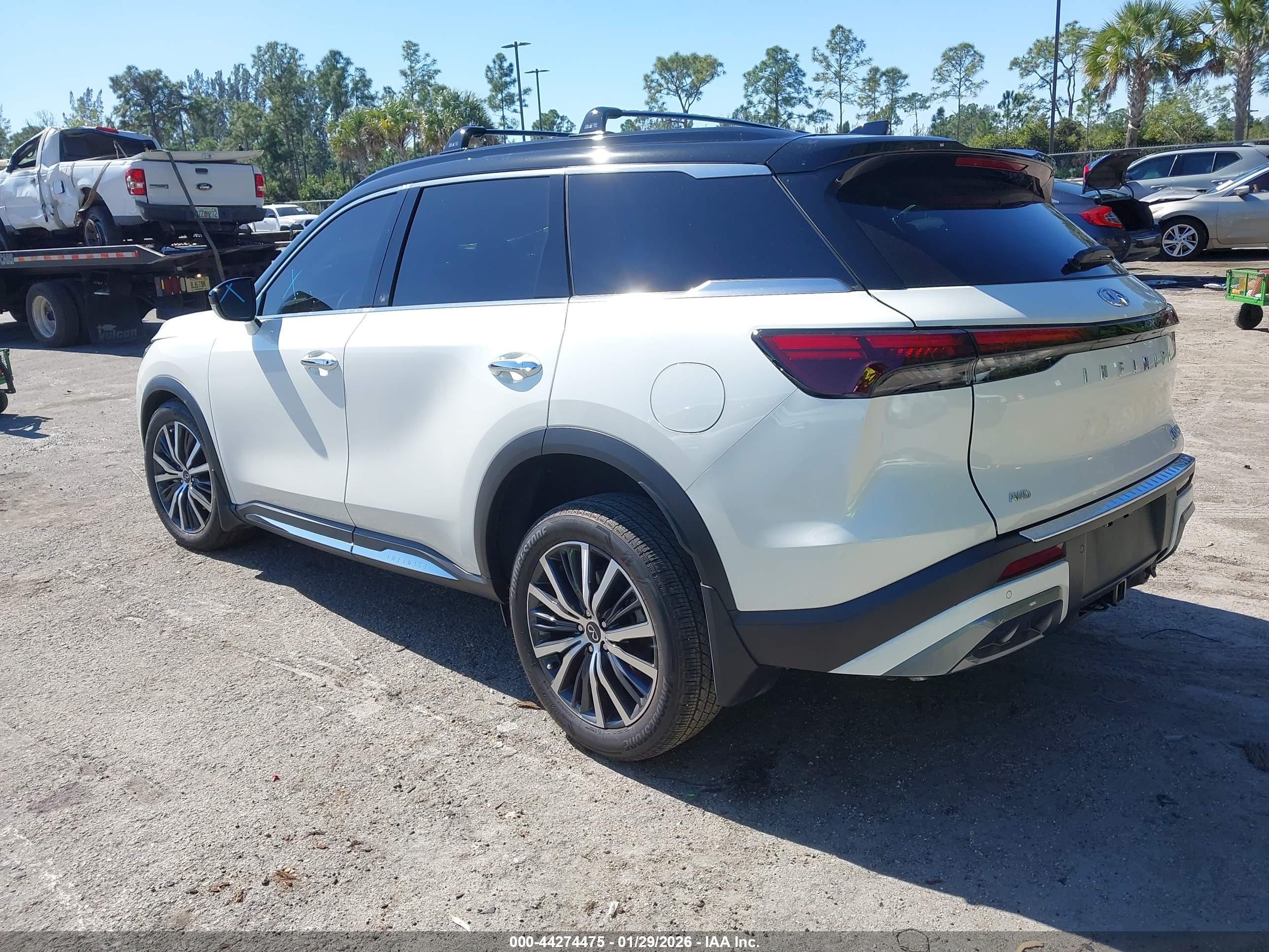 INFINITI QX60 image 3
