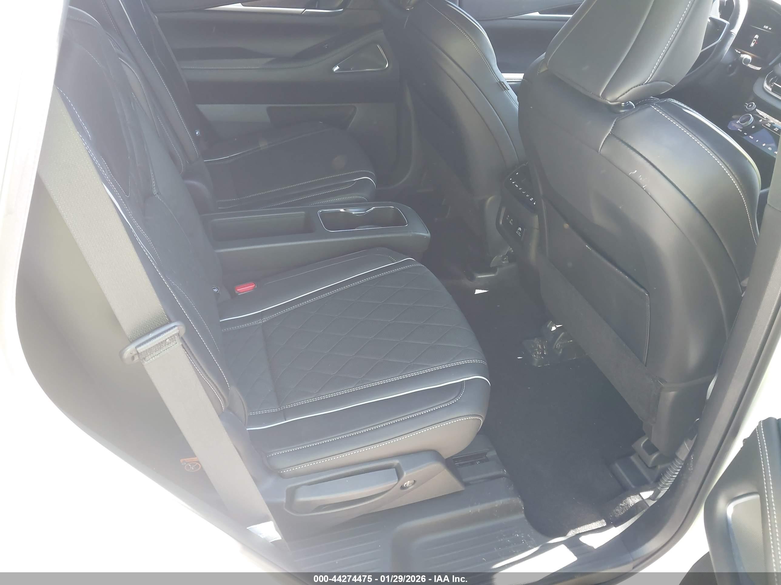INFINITI QX60 image 8