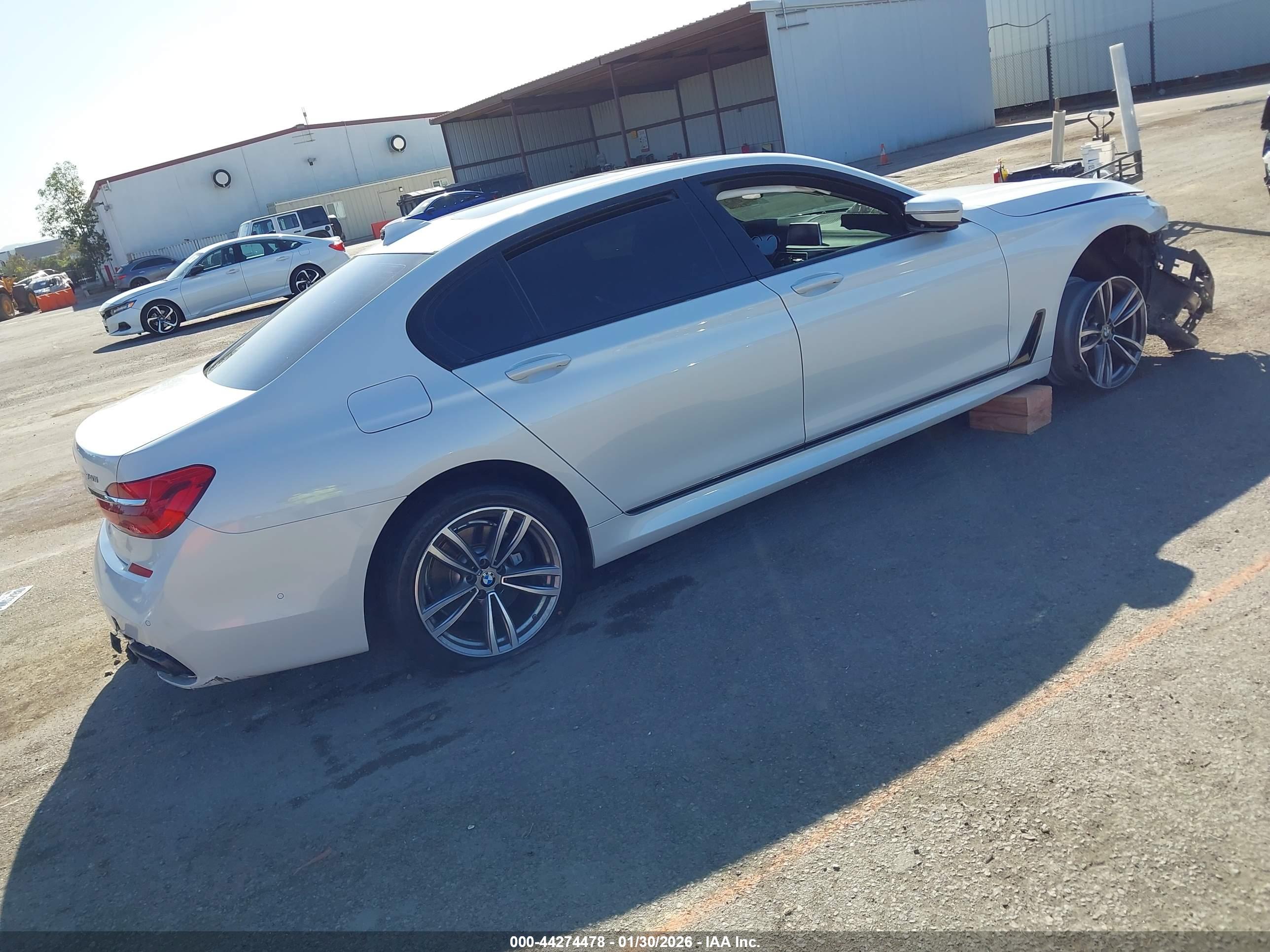BMW 740I image 4