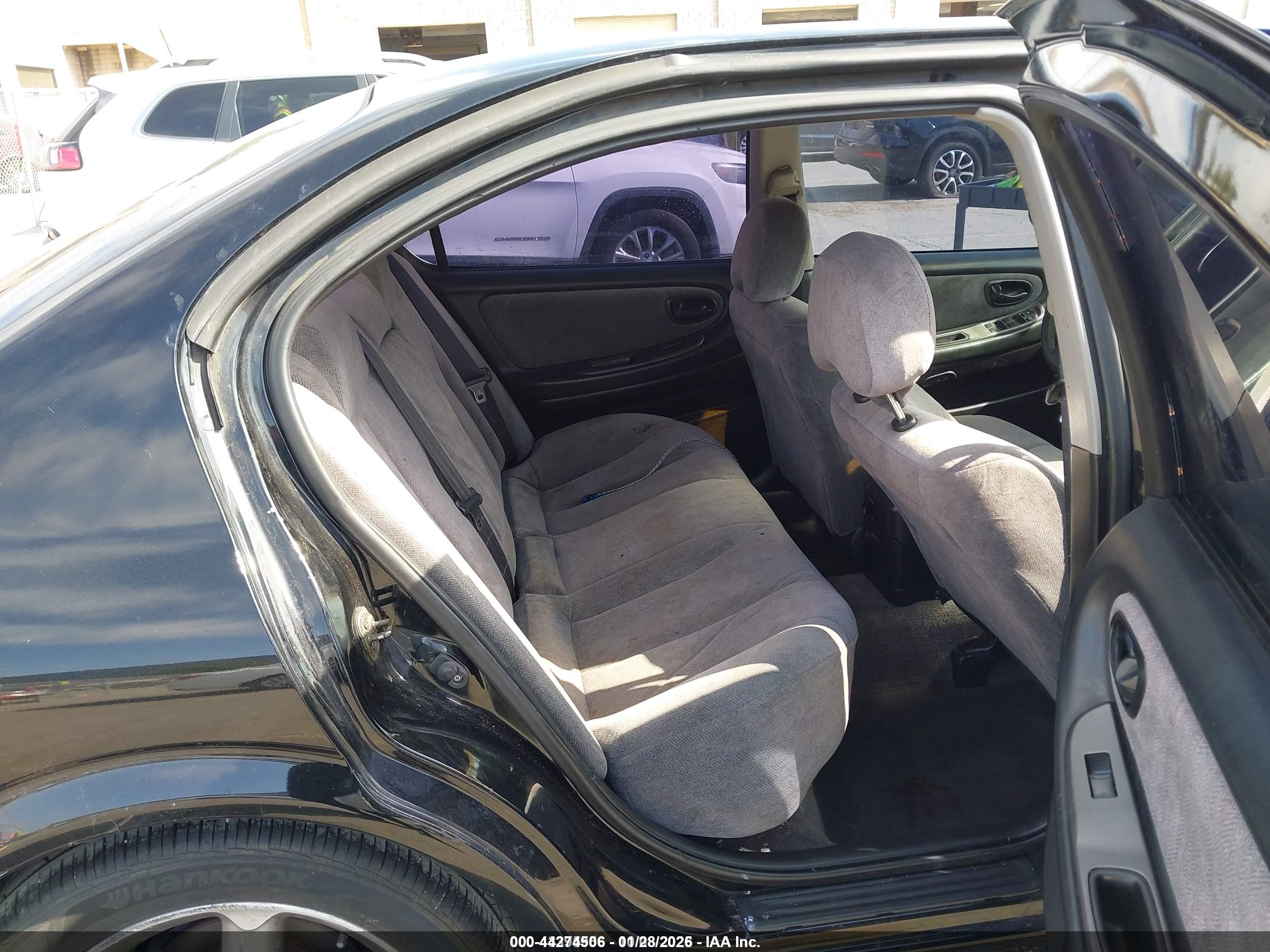 NISSAN MAXIMA image 8
