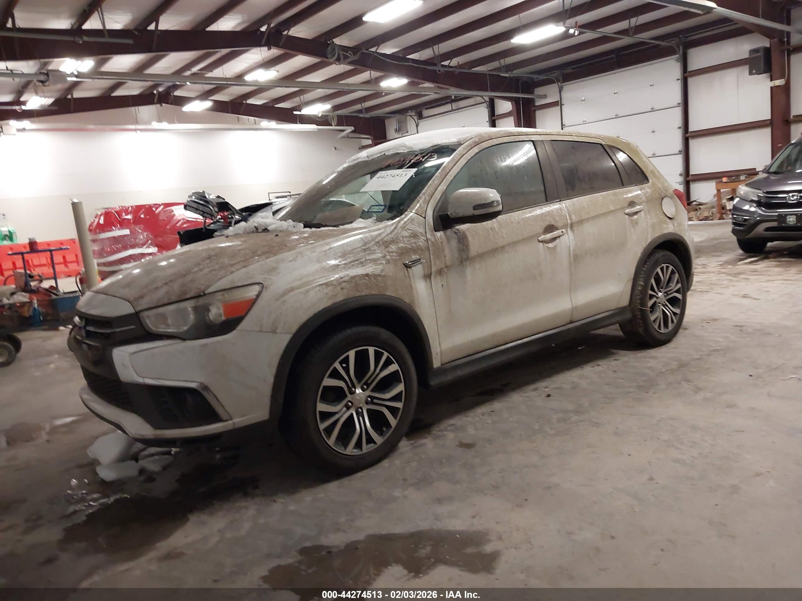 MITSUBISHI OUTLANDER image 2