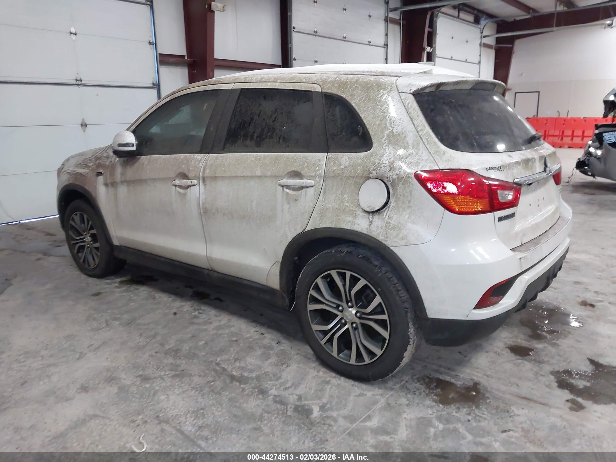 MITSUBISHI OUTLANDER image 3
