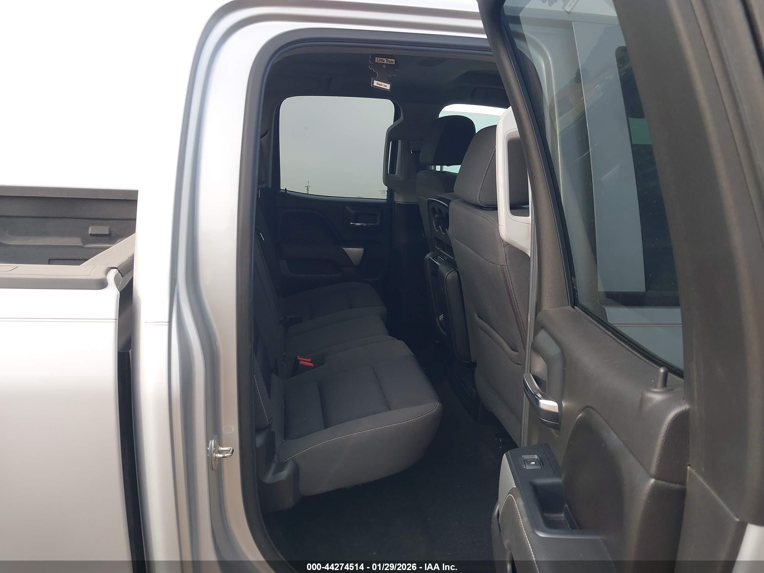 CHEVROLET SILVERADO image 8