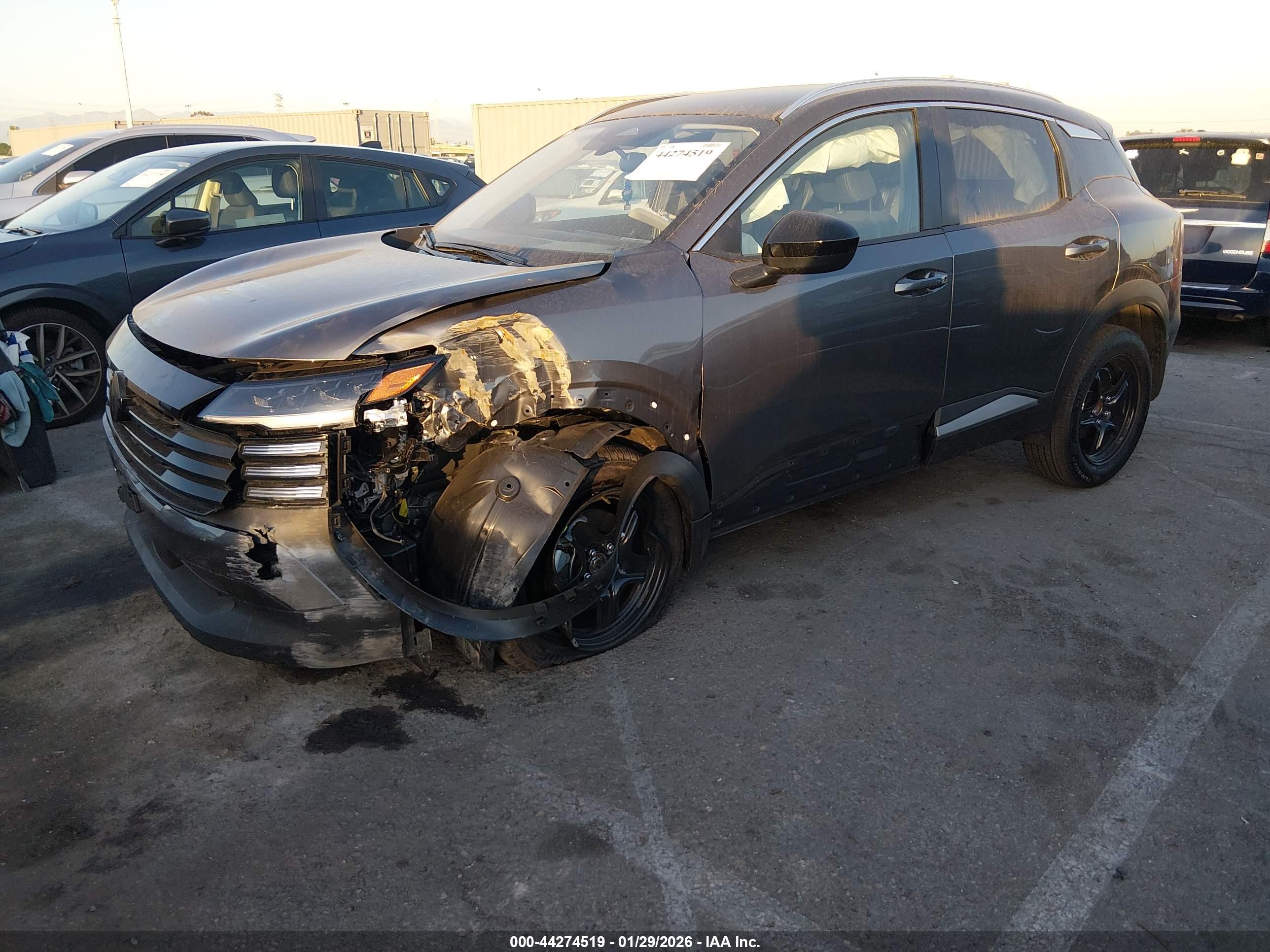 NISSAN KICKS image 2