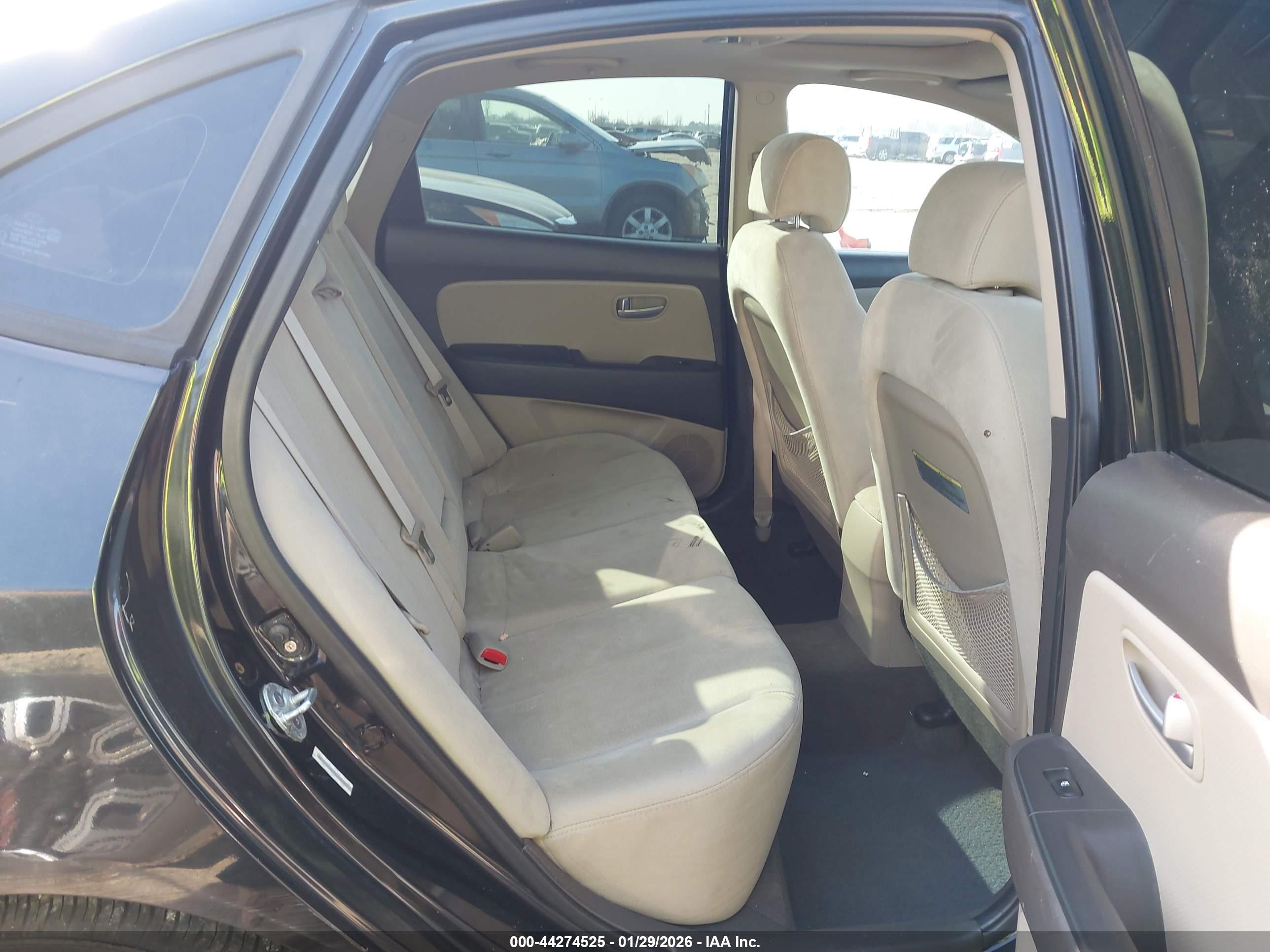 HYUNDAI ELANTRA image 8