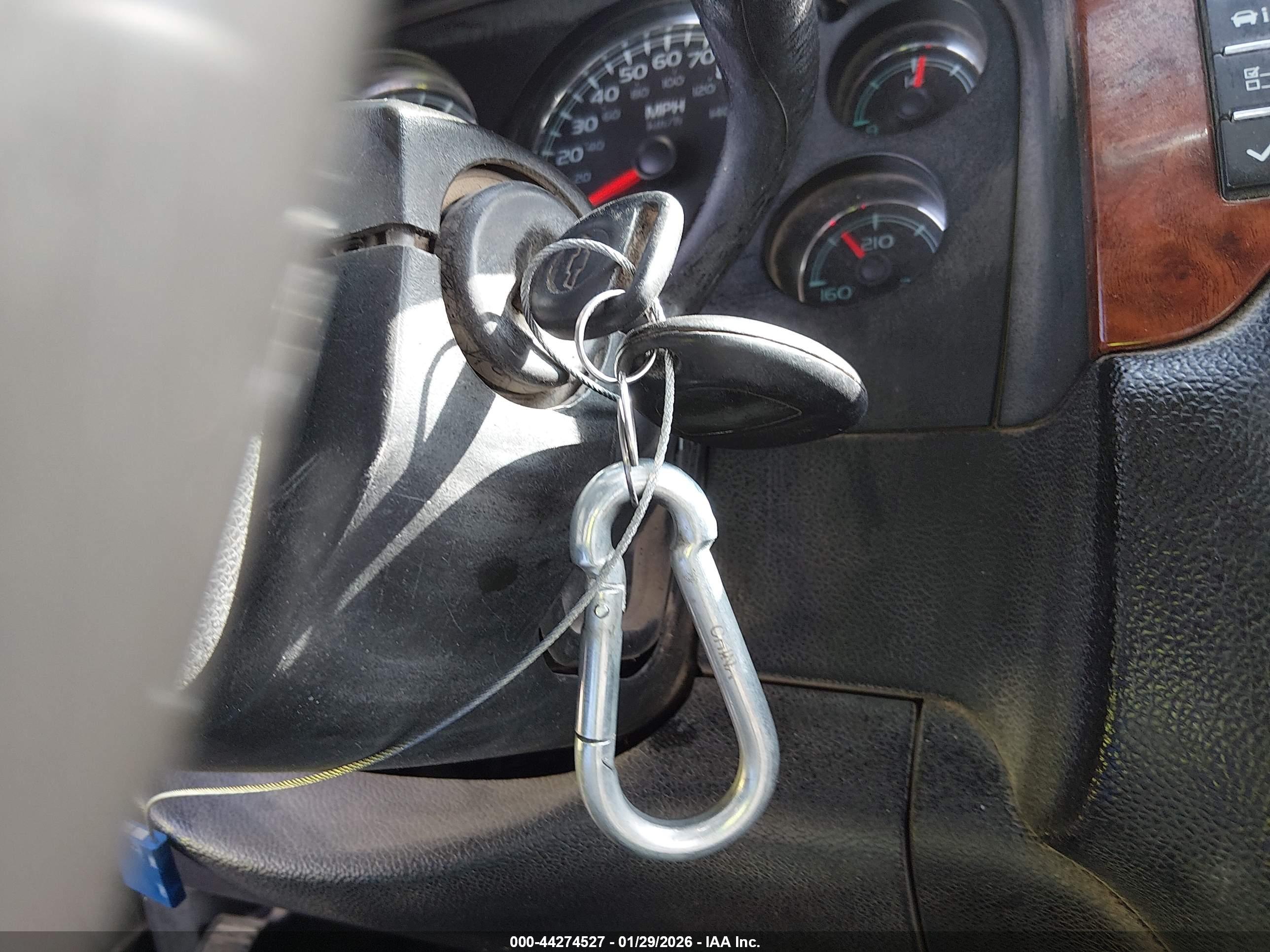 CHEVROLET SILVERADO image 11