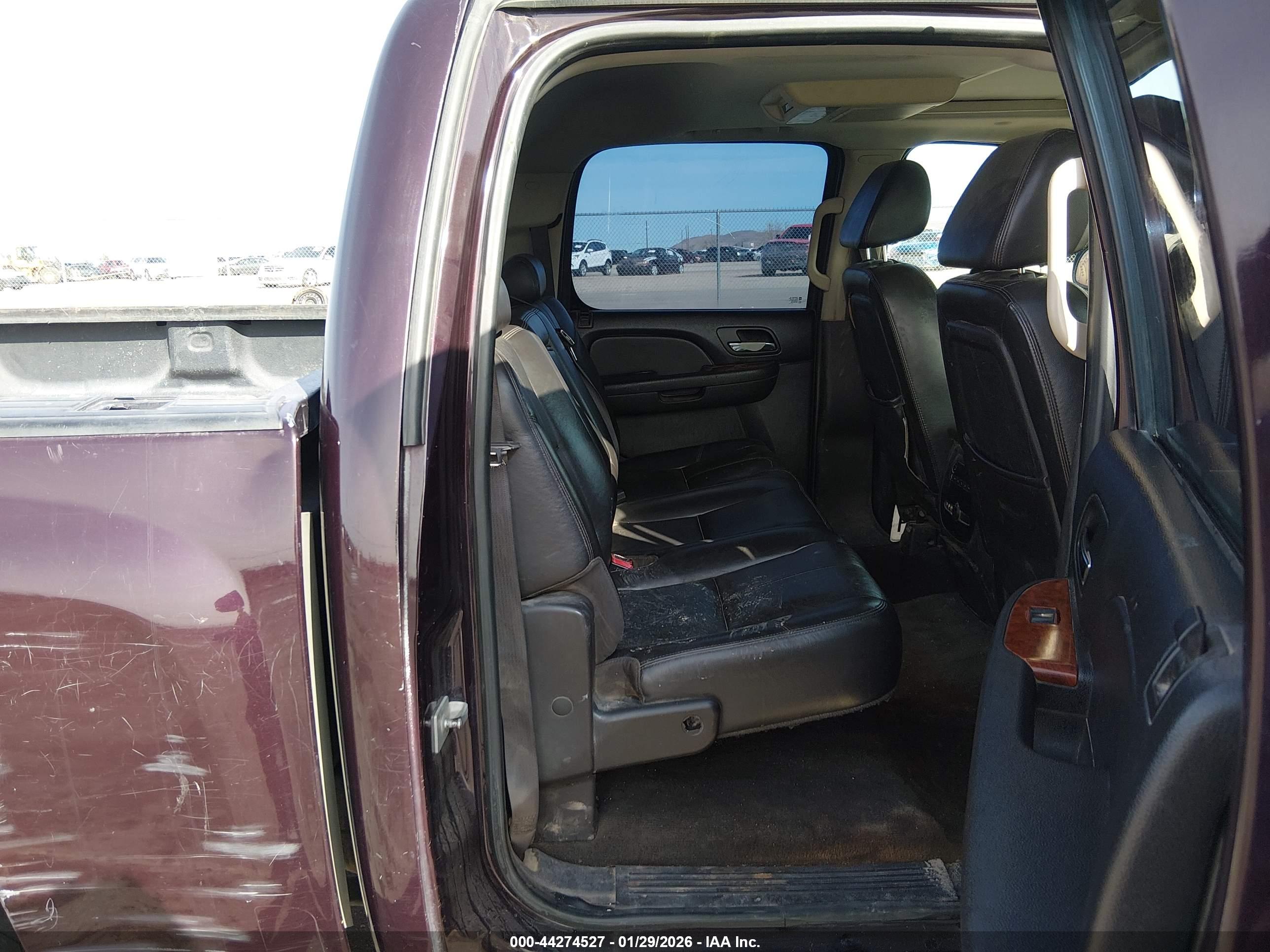 CHEVROLET SILVERADO image 8