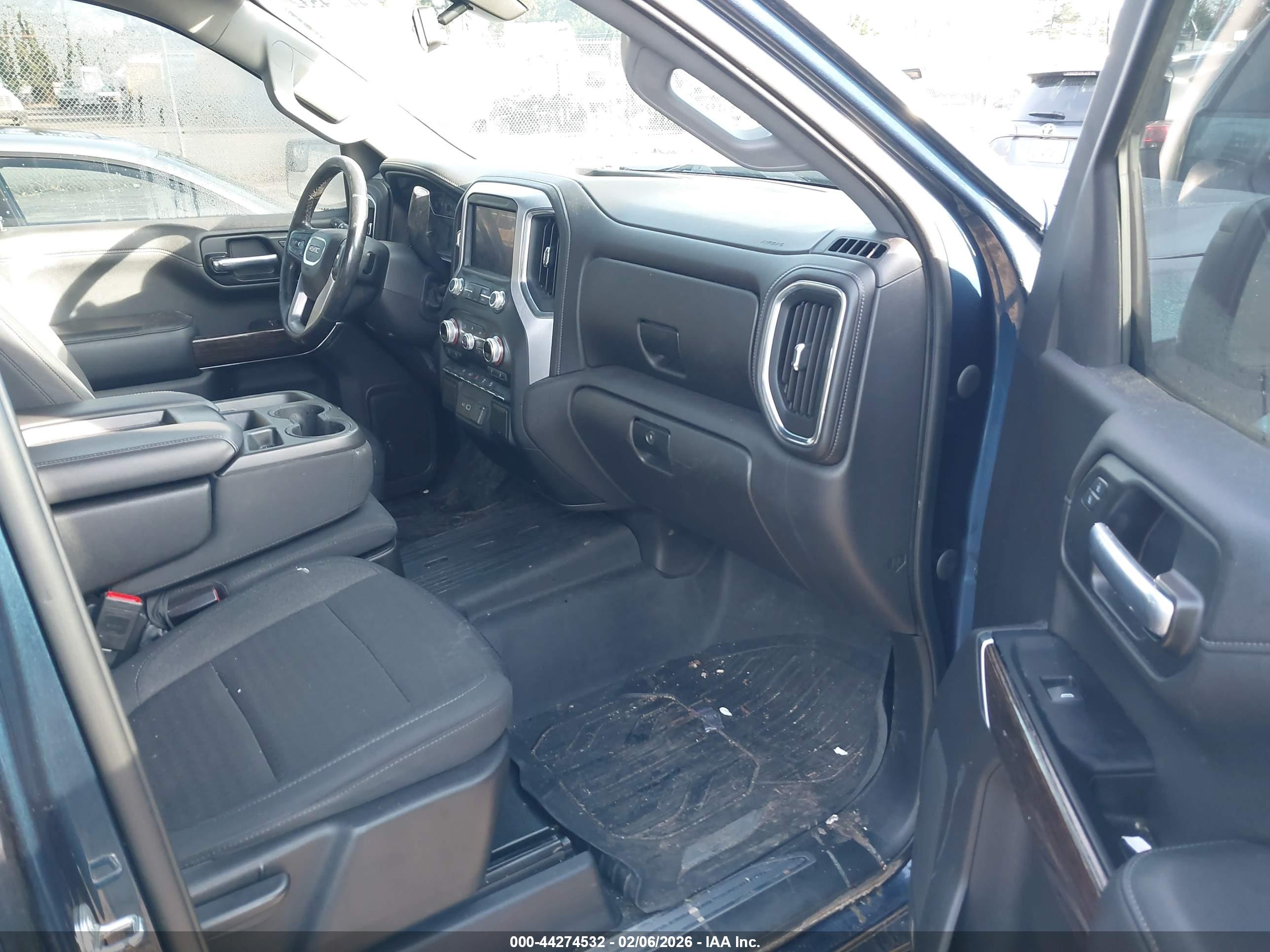 GMC SIERRA image 5