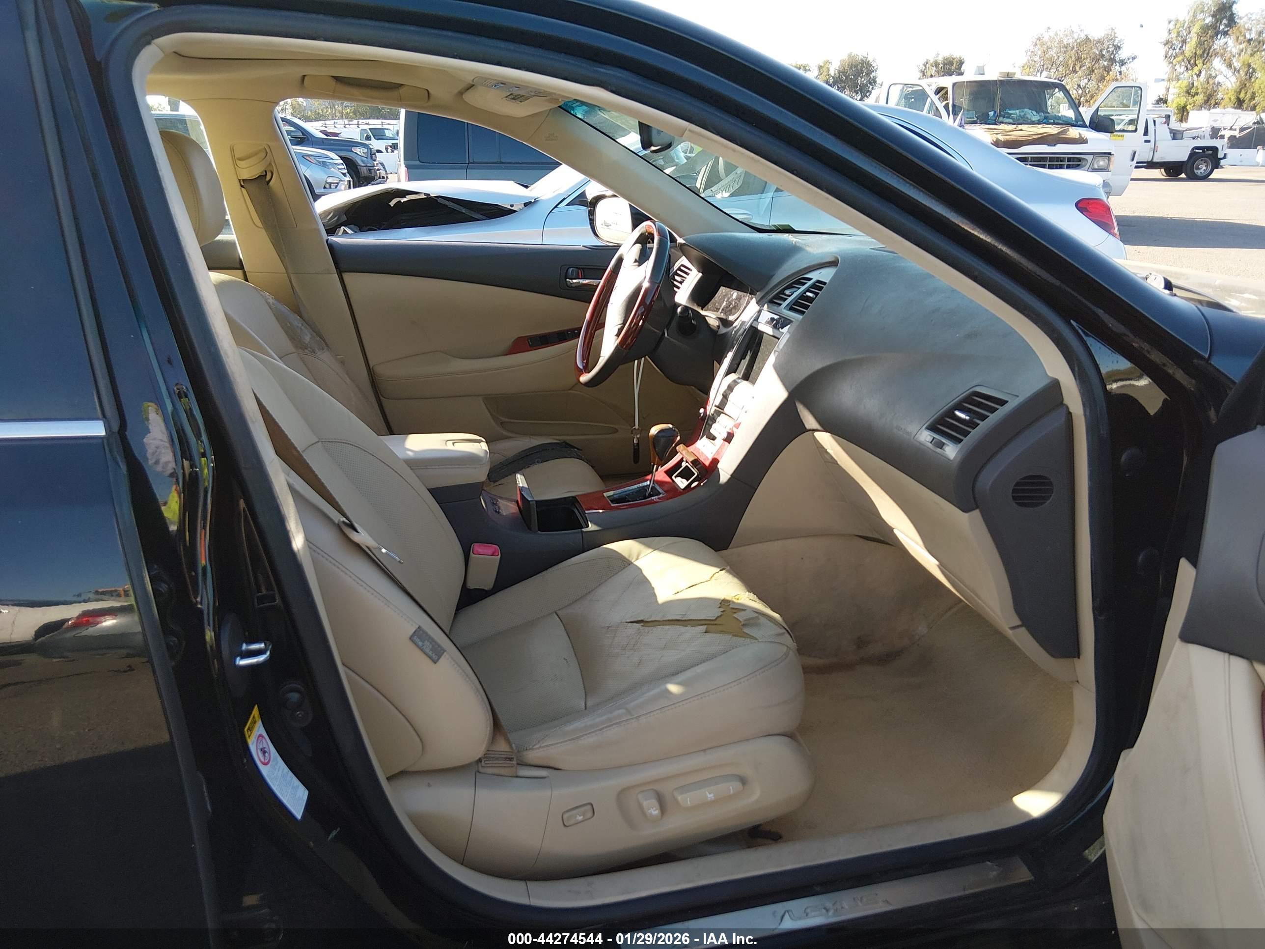LEXUS ES image 5