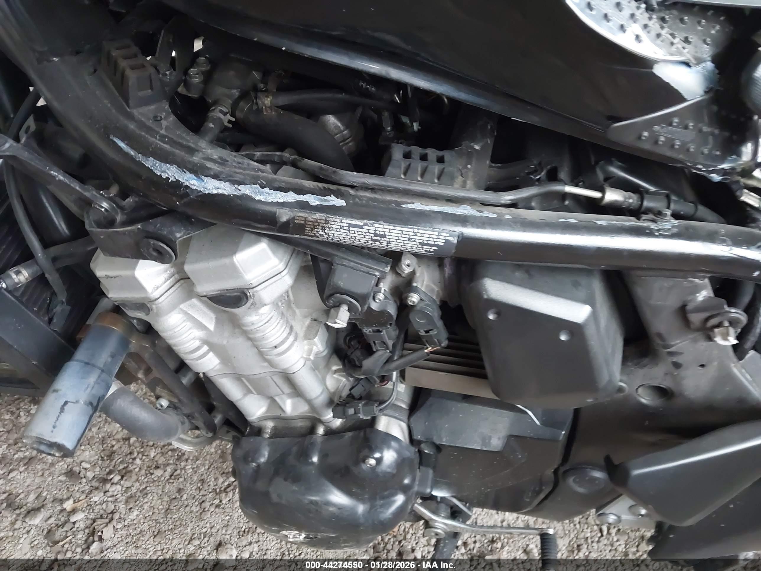 SUZUKI GSX650 image 9