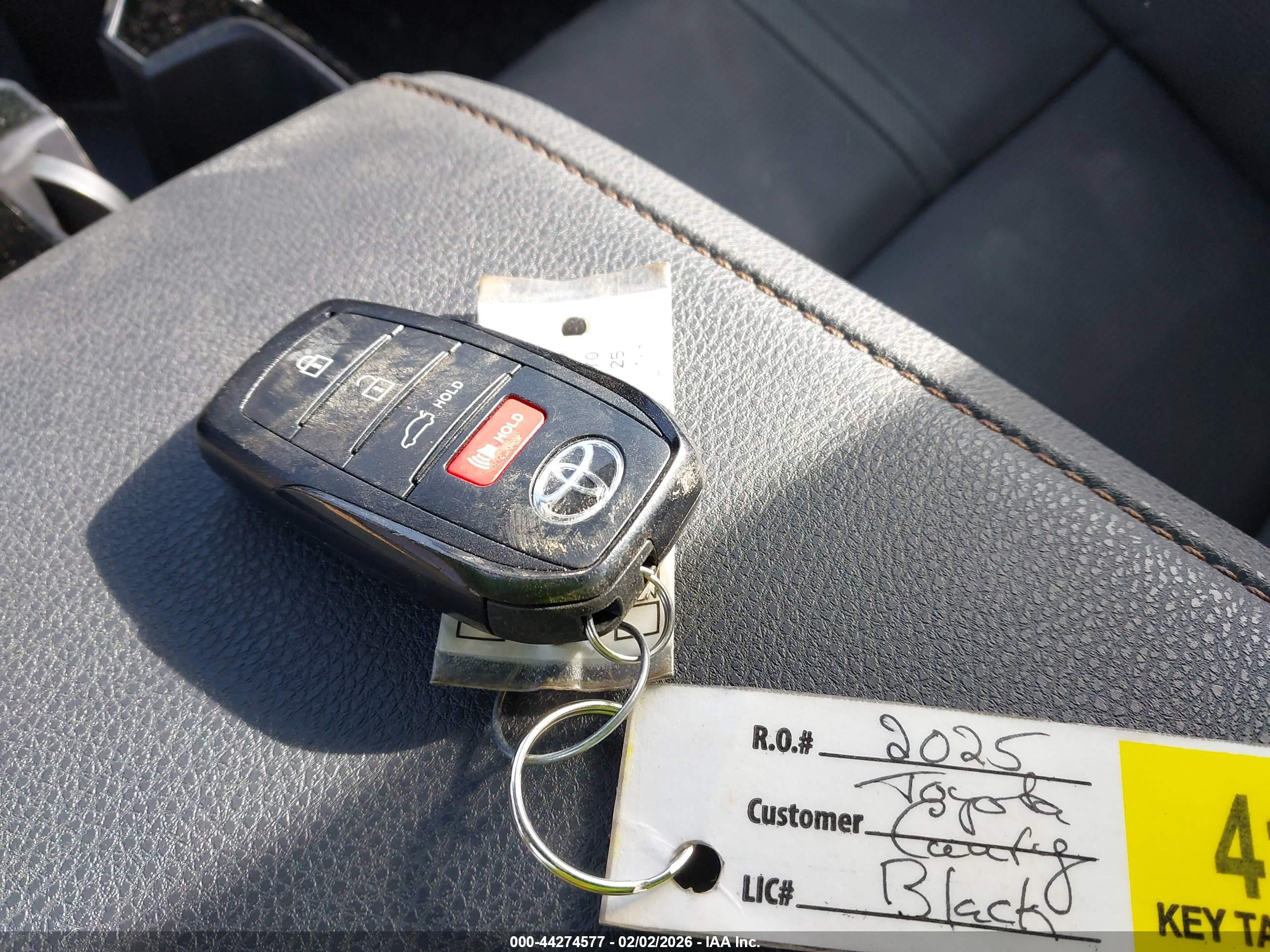 TOYOTA CAMRY image 11